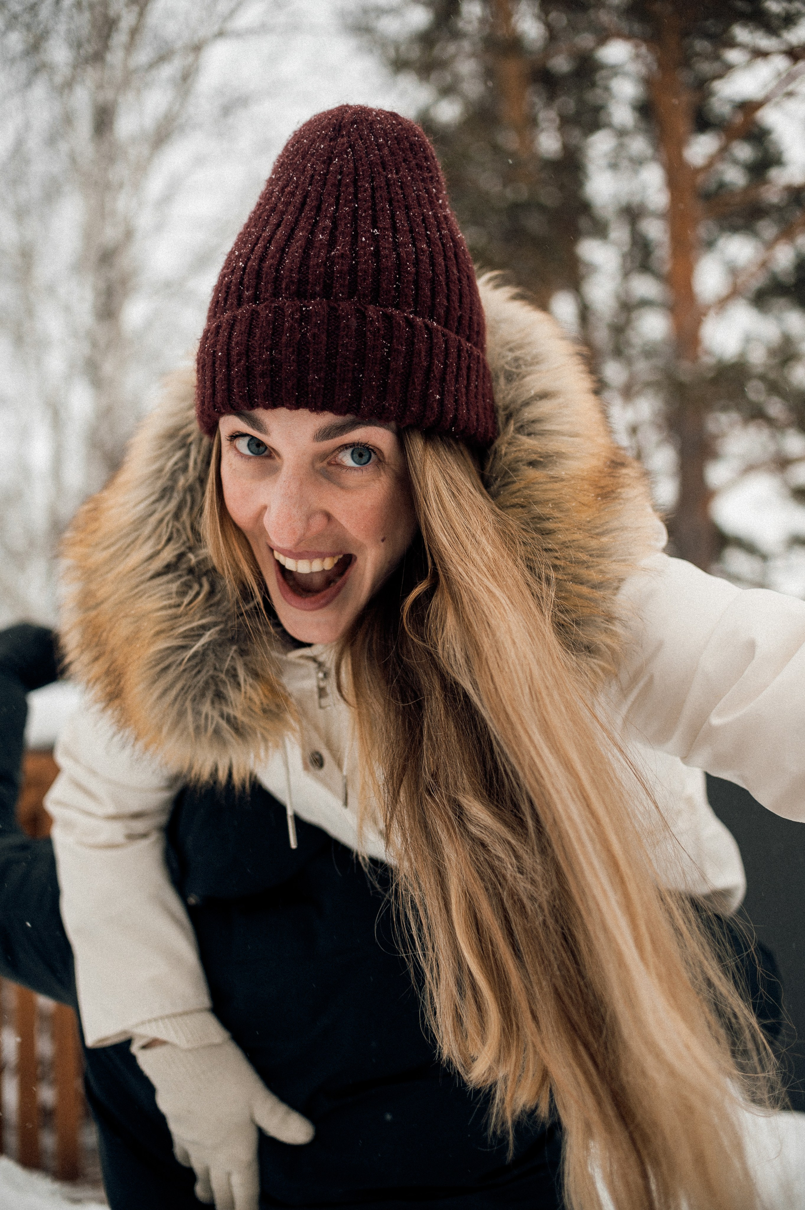 Тренды новогодних съемок 2025. Фотограф в Екатеринбурге Артём Зайнетдинов