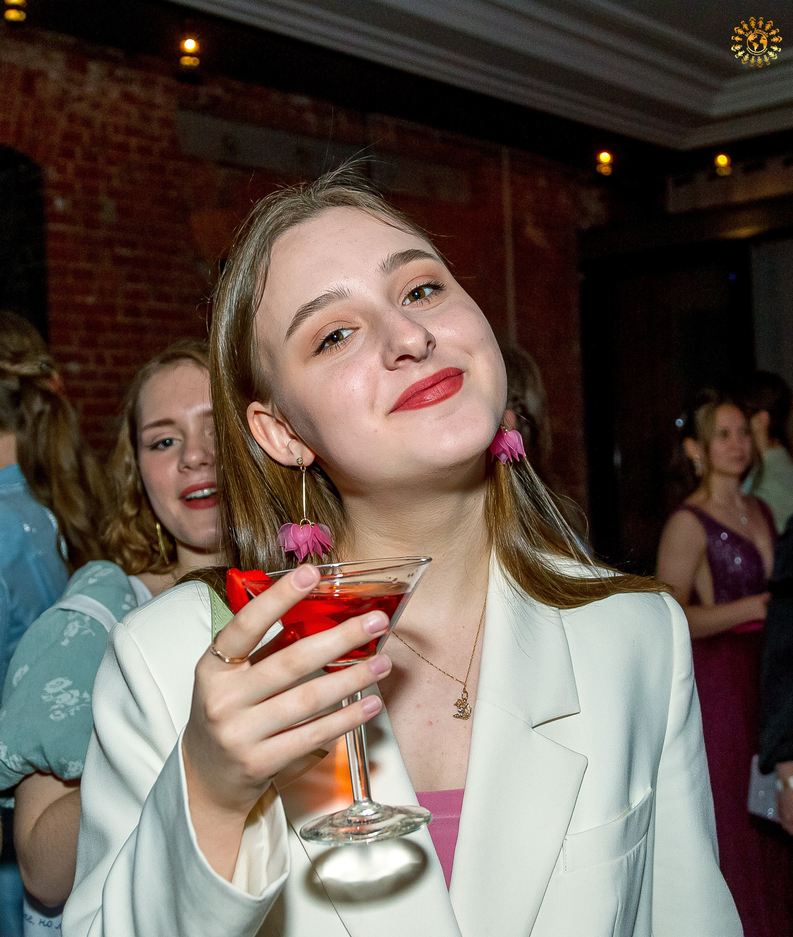 Выпускной 2023 (11-е классы) клуб «Джаггер», Москва. Репортажная съемка в Москве и области. Анималистика