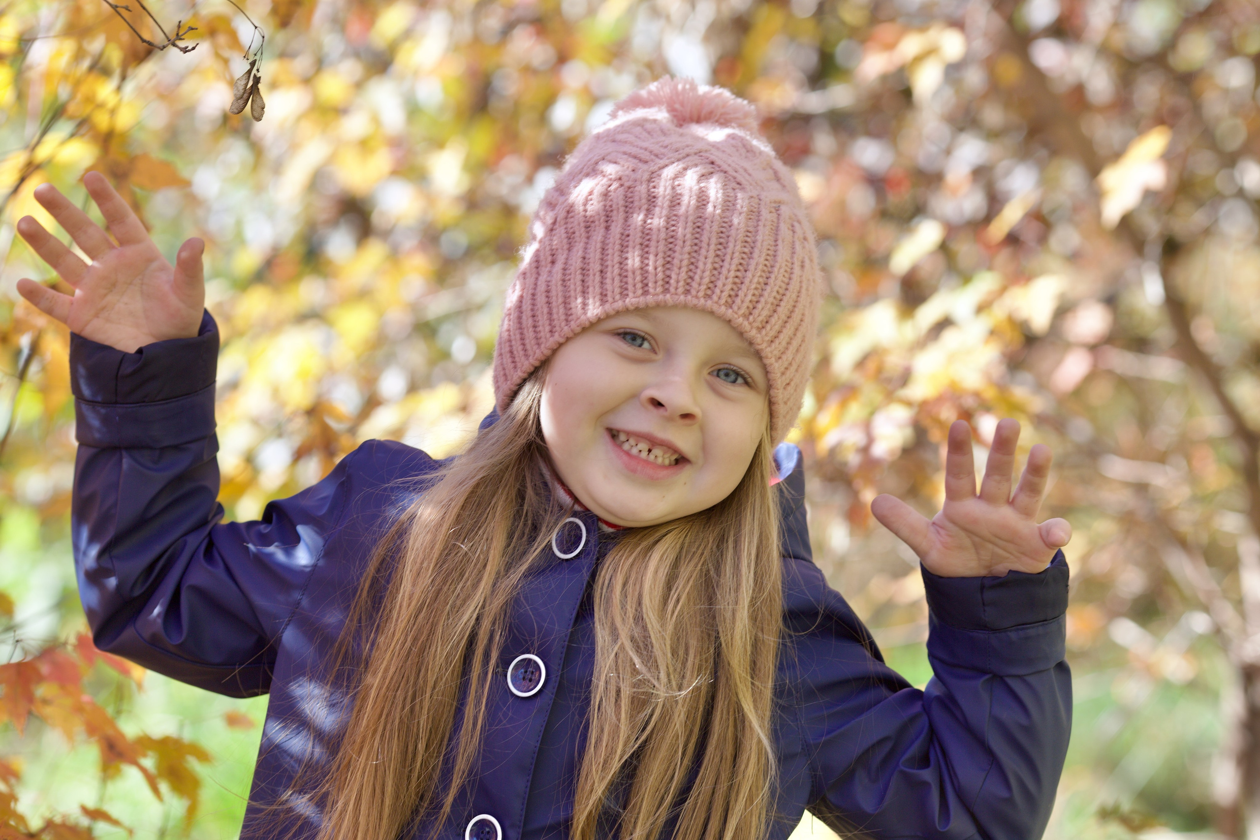 Фотосессия близняшек осенью. Школьные выпускные альбомы в Москве Марина Николаева