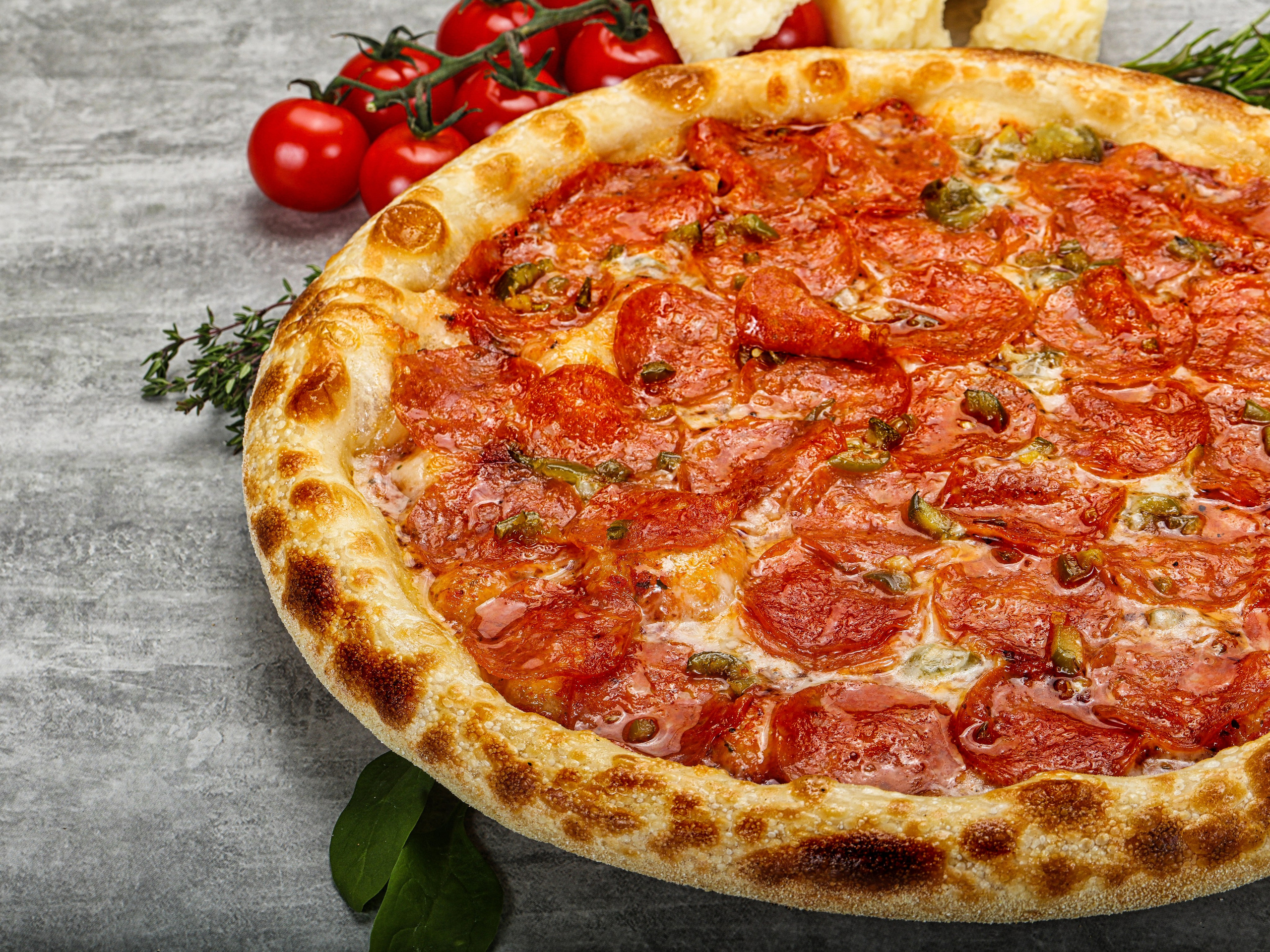 Фотосъемка пиццы. Заказ по тел.: +7 (906) 006-90-22. Фуд-фотограф Андрей Старостин — съемка еды в Москве. 9000 руб. в час