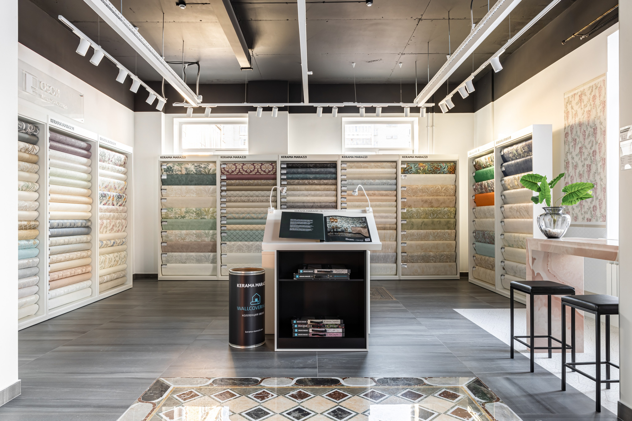 Флагманский магазин KERAMA MARAZZI, г. Киров. Дизайнер\стилист Анна Исупова. Иван Благушин. Интерьерный и архитектурный фотограф в Москве и Санкт-Петербурге