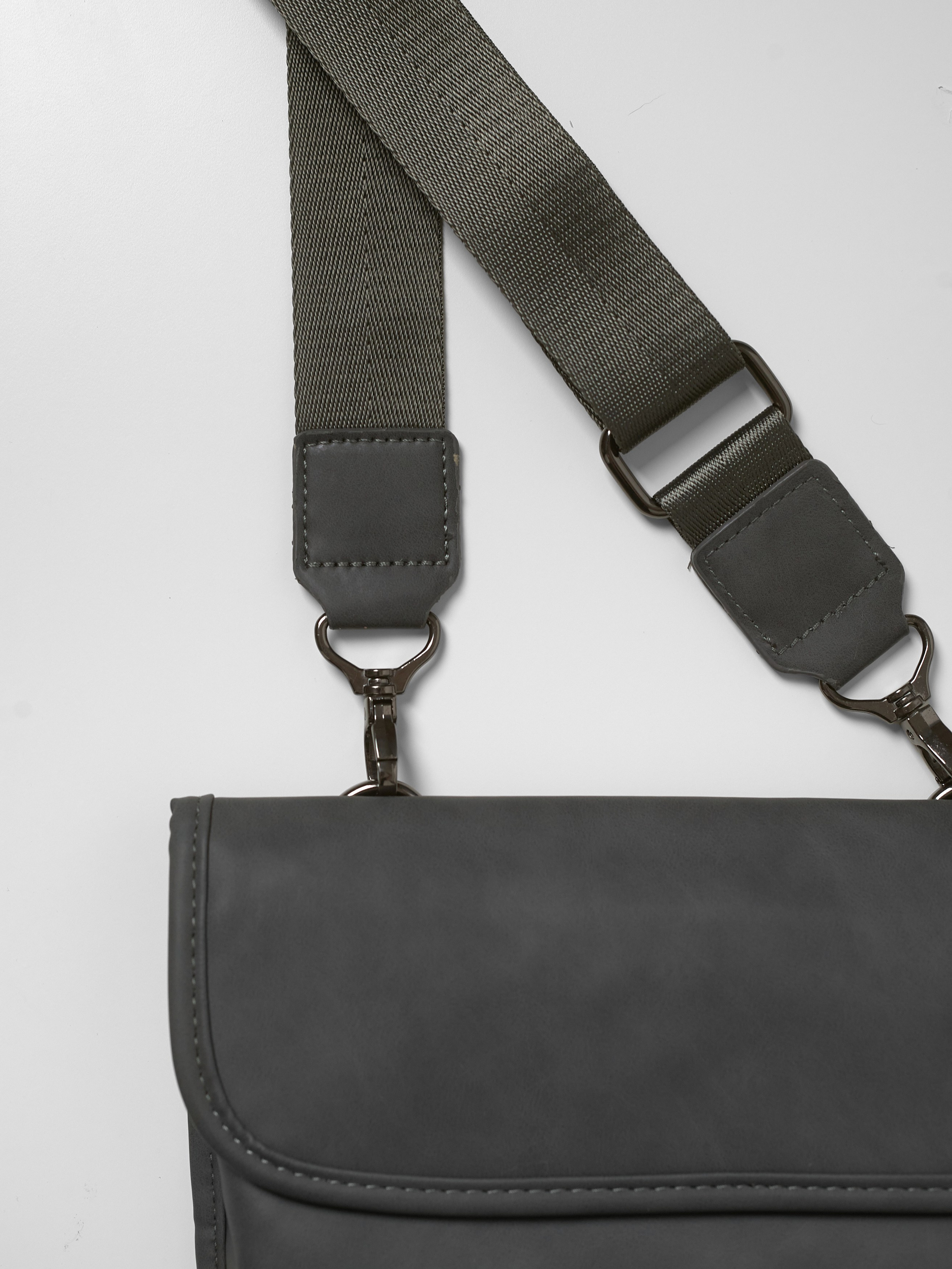 Сумки. Предметный фотограф, инфографика и видео в Санкт-Петербурге