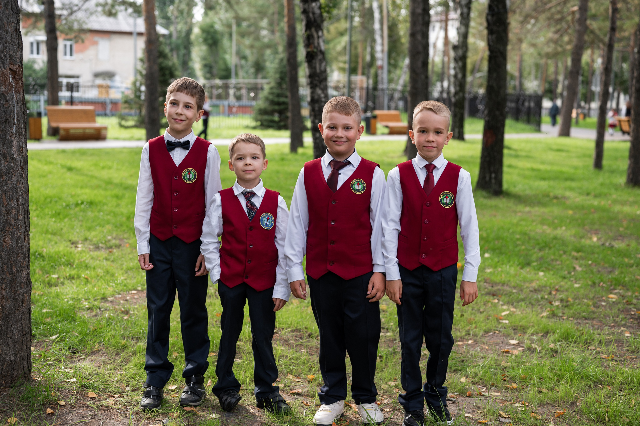 1 сентября 16 гимназия 2 класс (линейка + в классе+ на улице). Фотограф новорожденных, семейный детский в Тюмени Татьяна Морозова