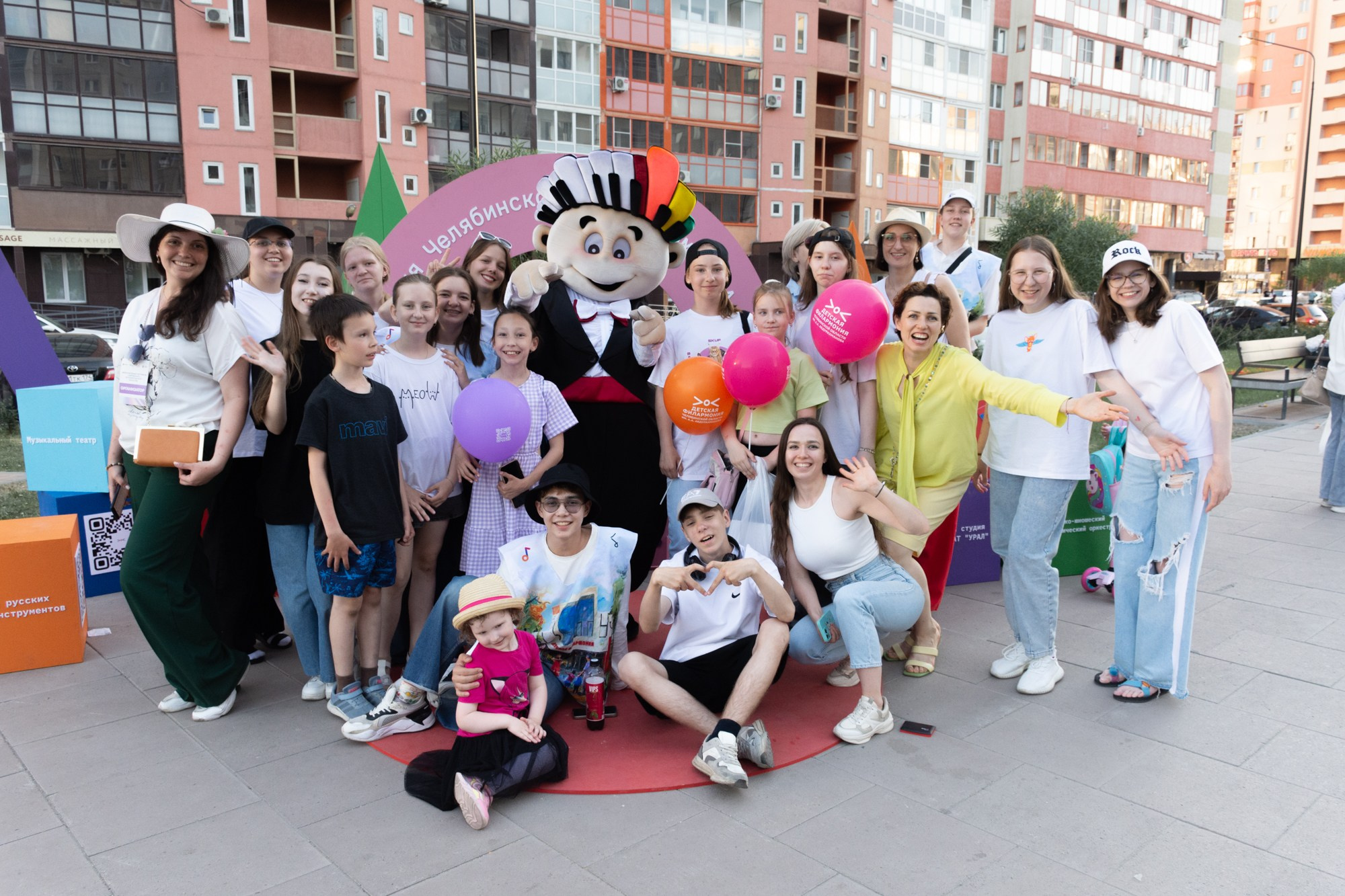 Фестиваль современного исполнительского искусства (Сквер Академ Риверсайд). Фотограф Максим Буряк