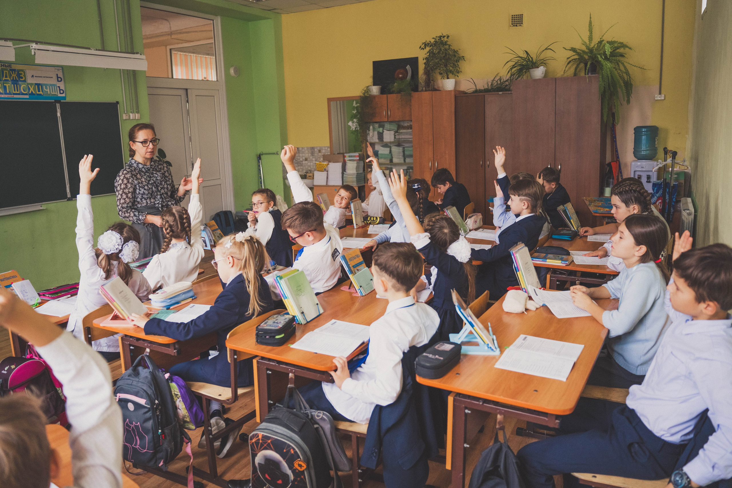 Классбук Гимназия 32 Иваново. Ирина Коновалова школьный фотограф. Выпускные альбомы Ярославль