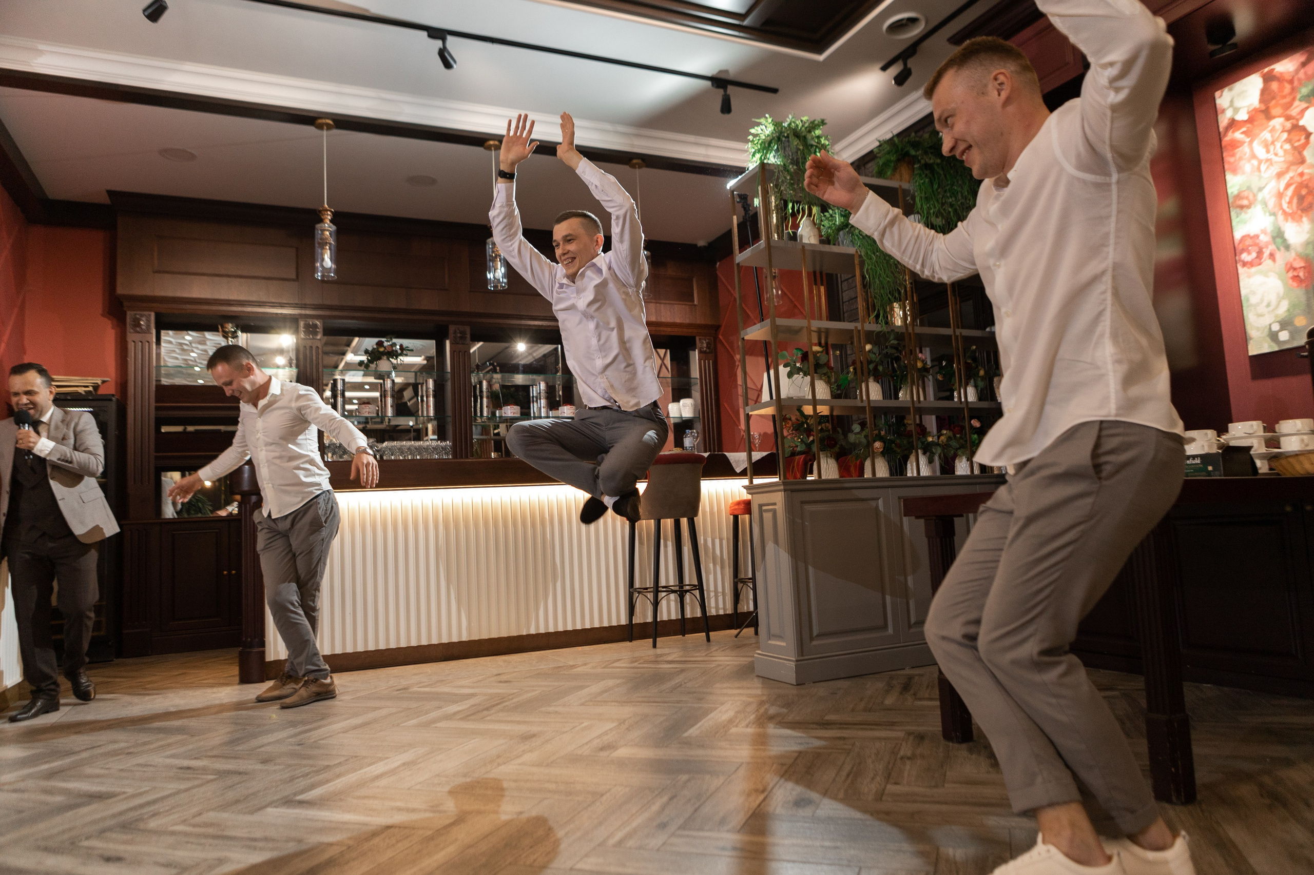 Свадебный фотограф Уфа — Руслан ГабдлисламовЖивые эмоции, красивые кадры, воспоминания на всю жизнь.Работаю по всей Республике Башкортоста. Свадебный фотограф Уфа Руслан Габдлисламов