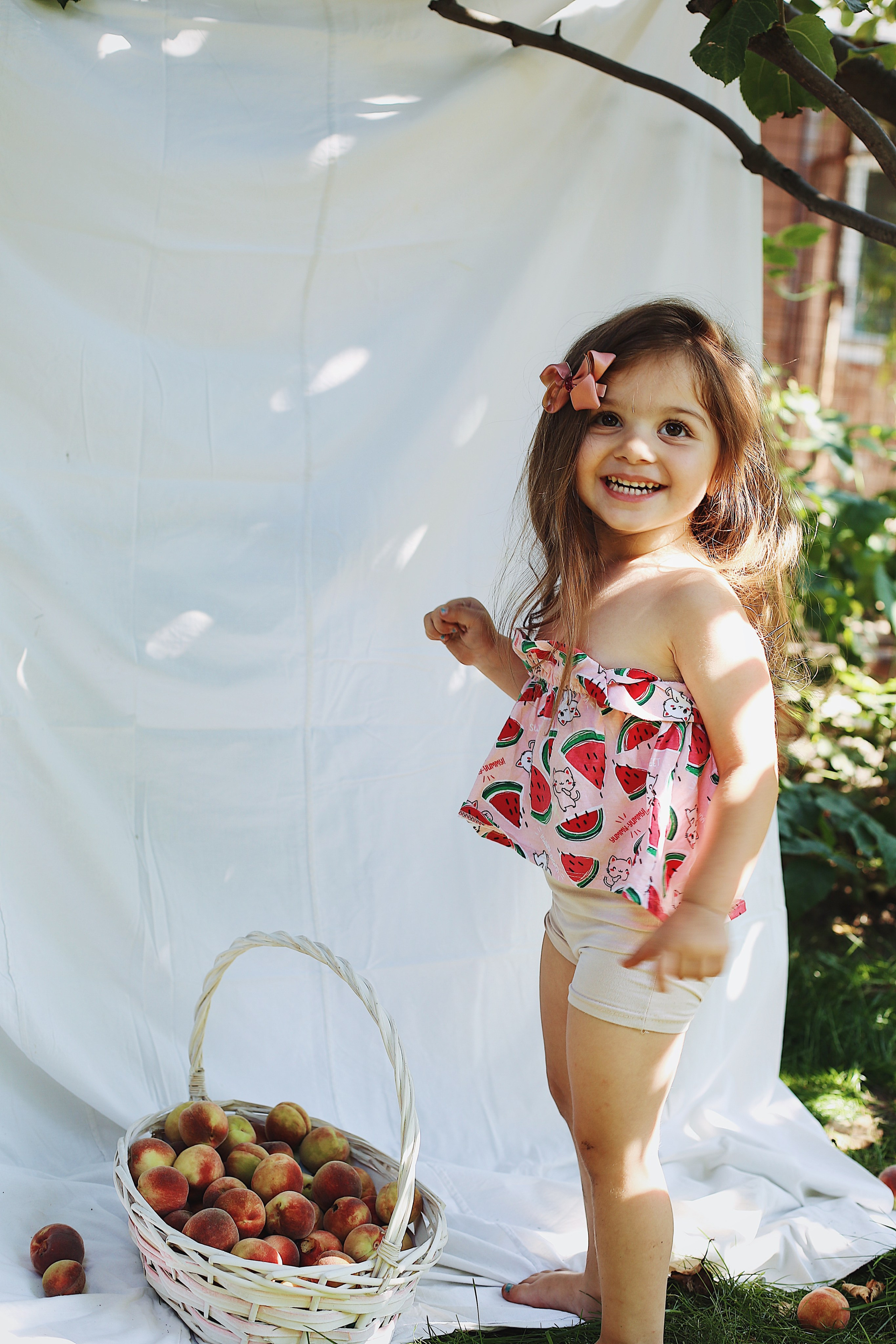 Эмили. Персики. Фотограф Пирумян Анна. г. Сургут, г. Воронеж