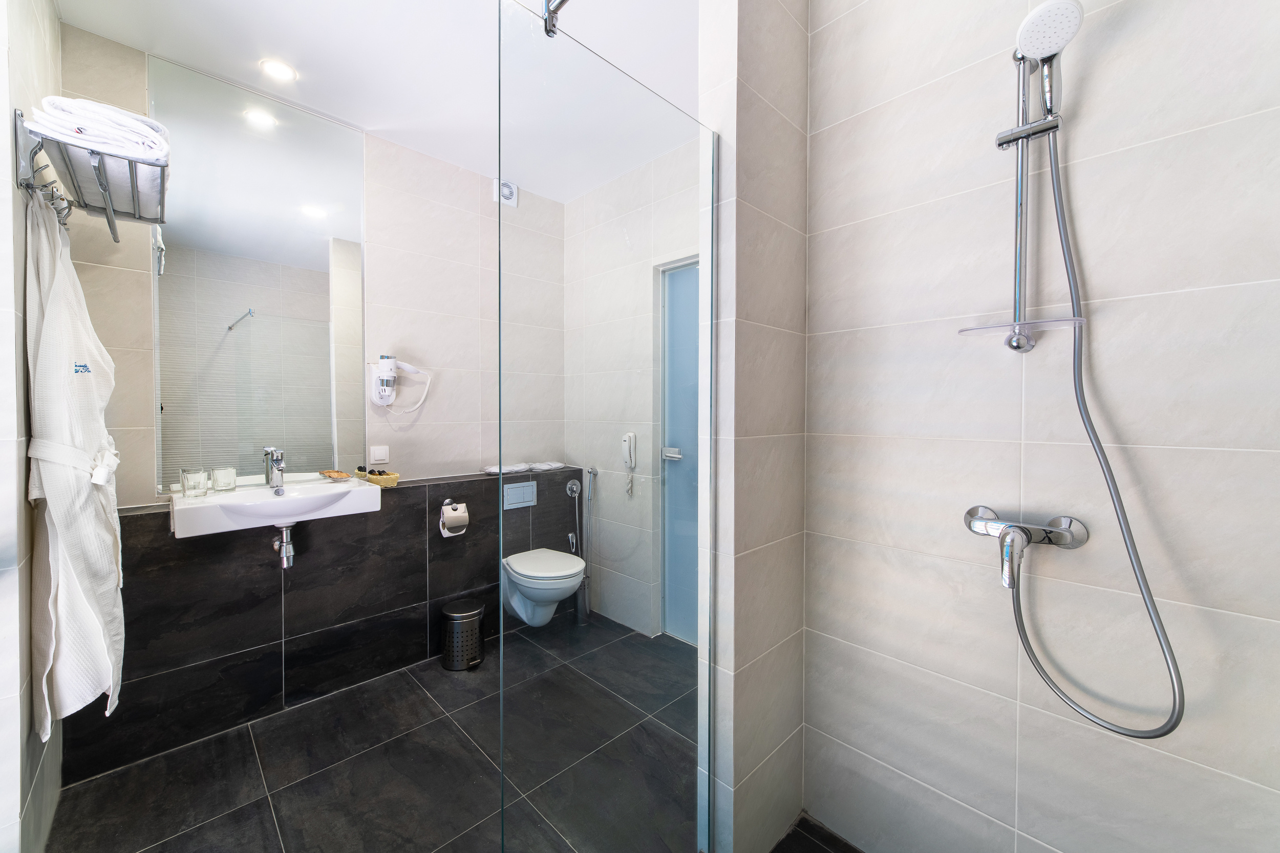 Renatphoto-Фотосъёмка элитной недвижимости. Профессиональная фотосъёмка интерьеров, предметная фотосессия еды для меню г. Анапа