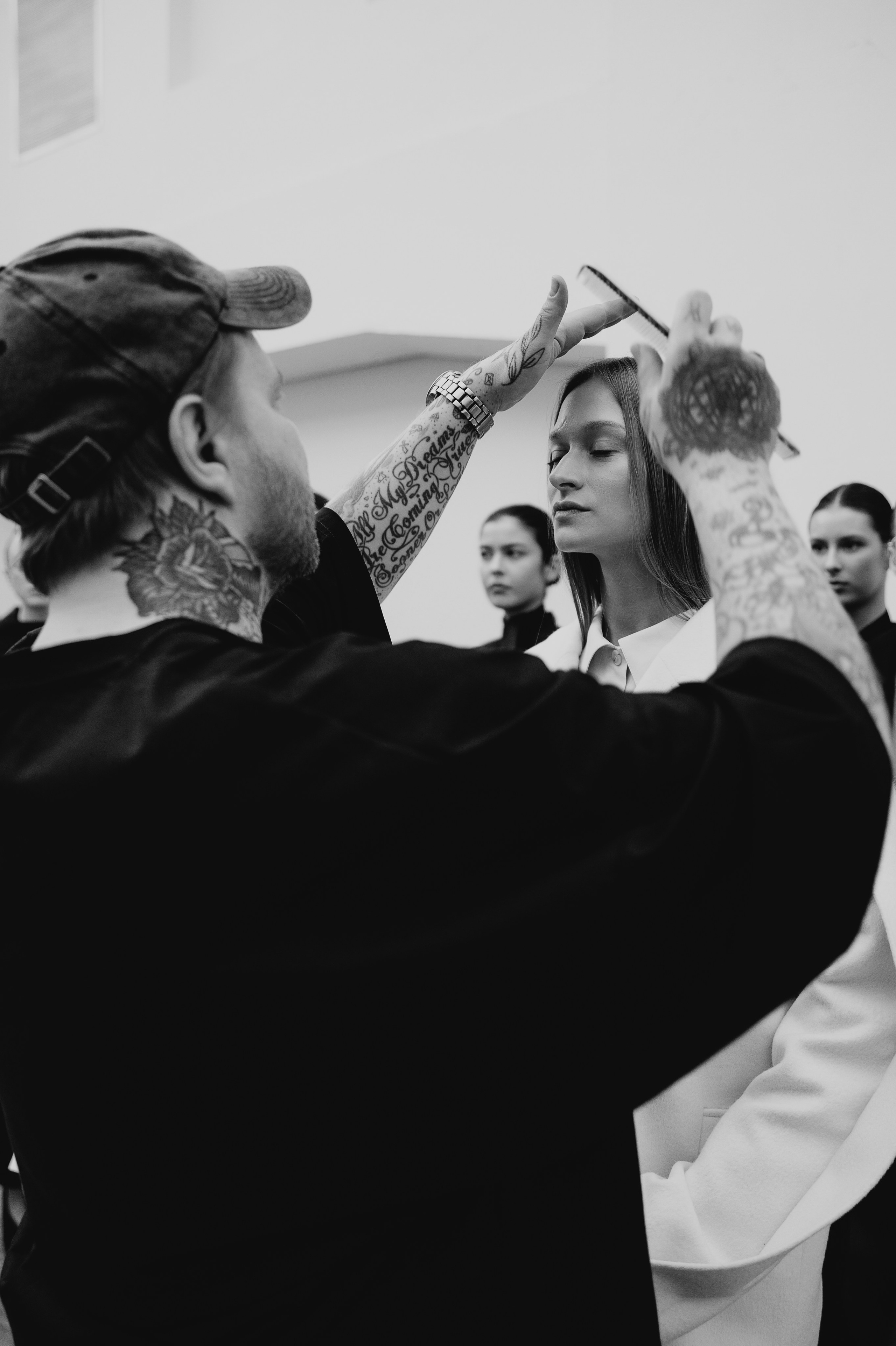 Бекстейдж показа «Новые Имена» собака.ru|ДЛТ. Портретный и репортажный фотограф в Санкт-Петербурге