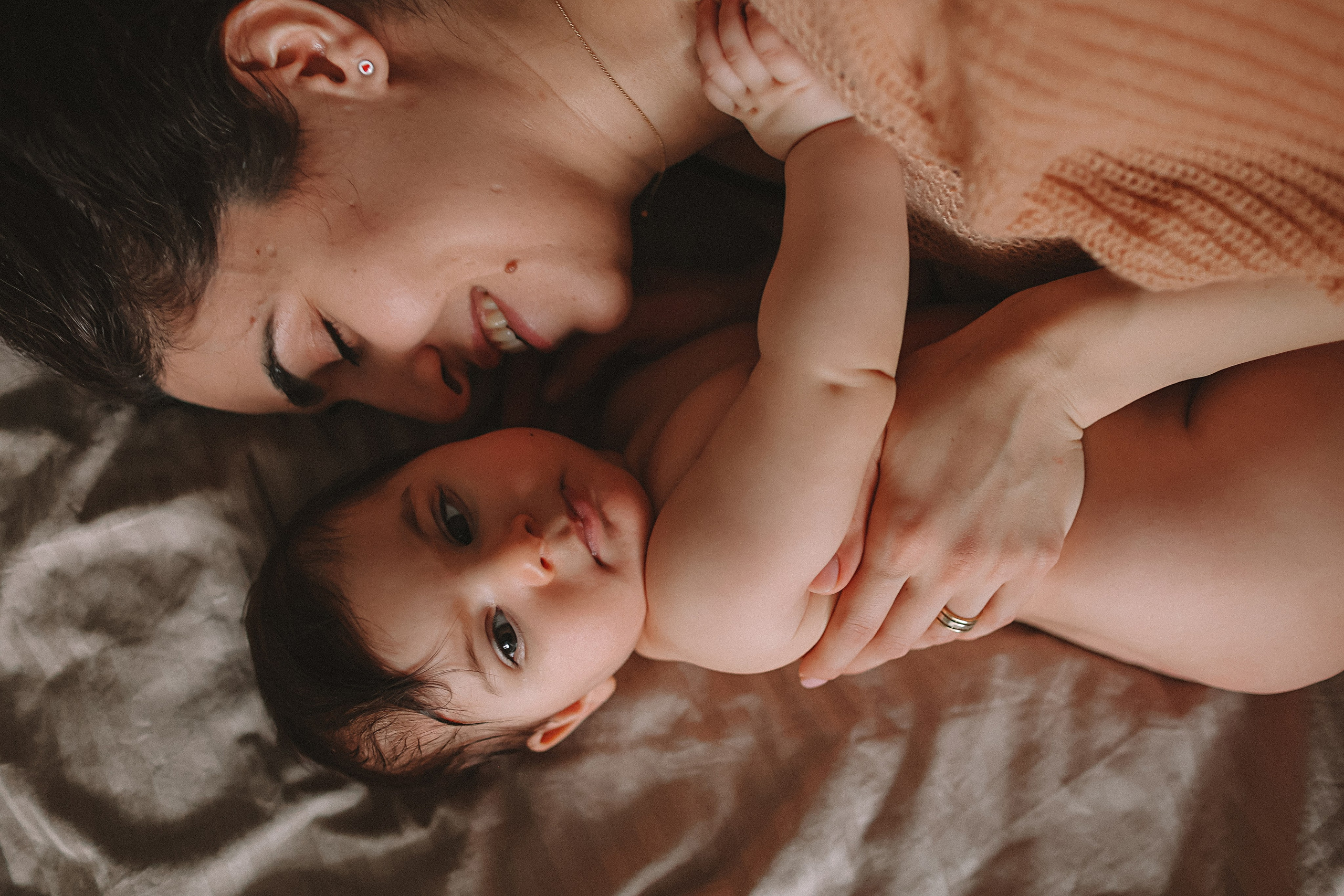 С малышкой. Семейный фотограф Тюмень, фотограф на роды Салмина Мария