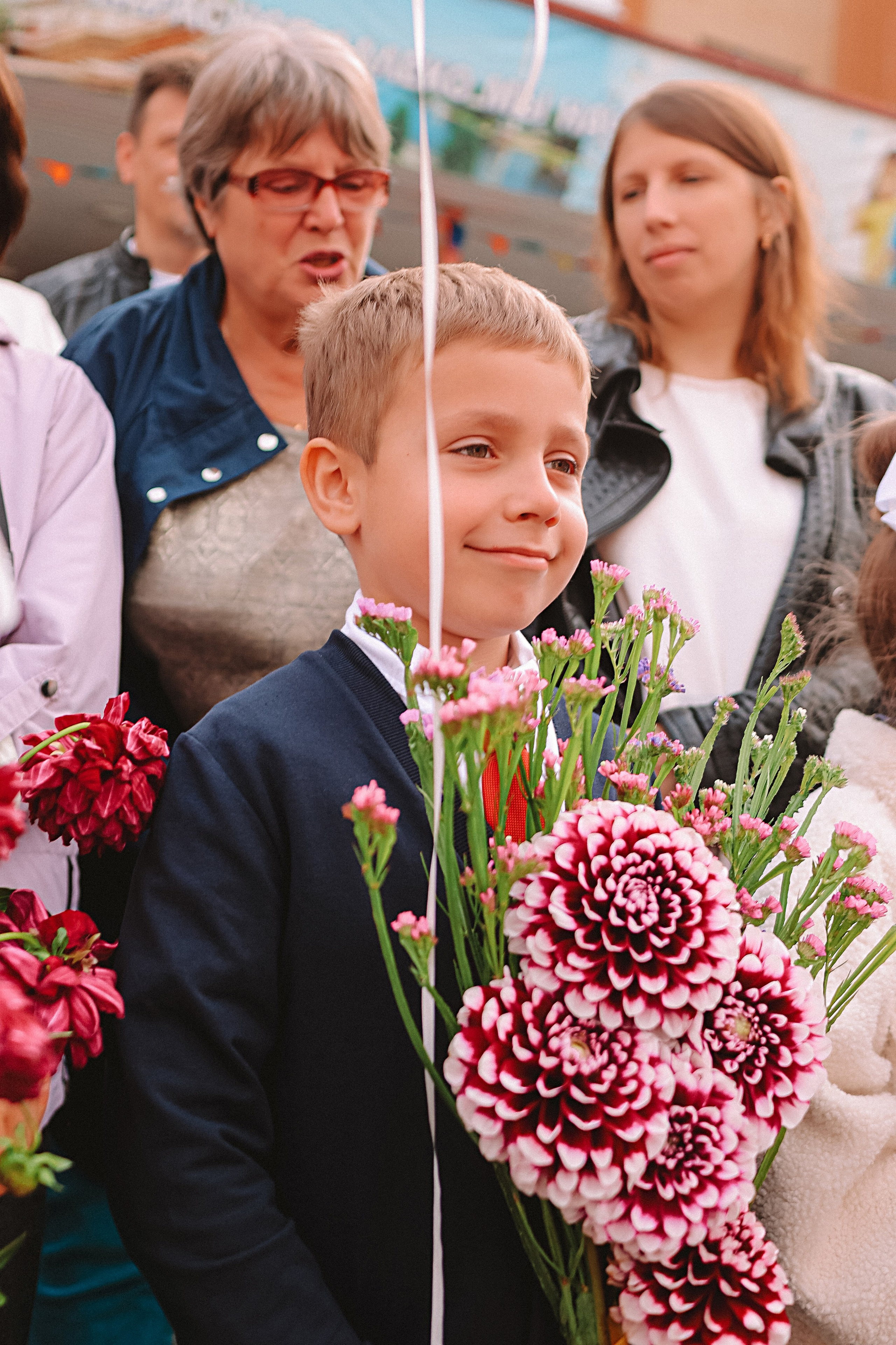 1 сентября линейка+кл час+портреты. Семейный фотограф Тюмень, фотограф на роды Салмина Мария