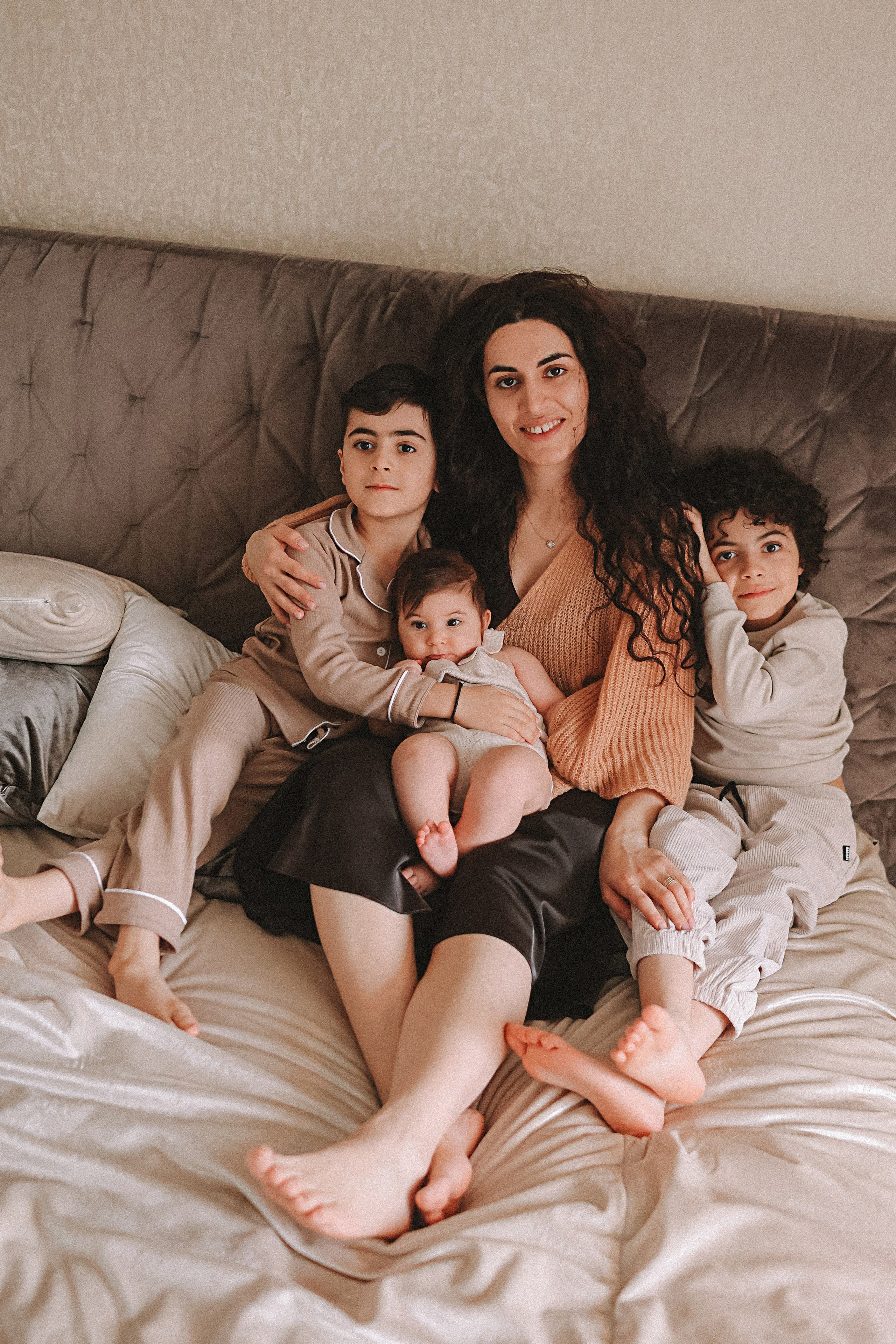 С малышкой. Семейный фотограф Тюмень, фотограф на роды Салмина Мария