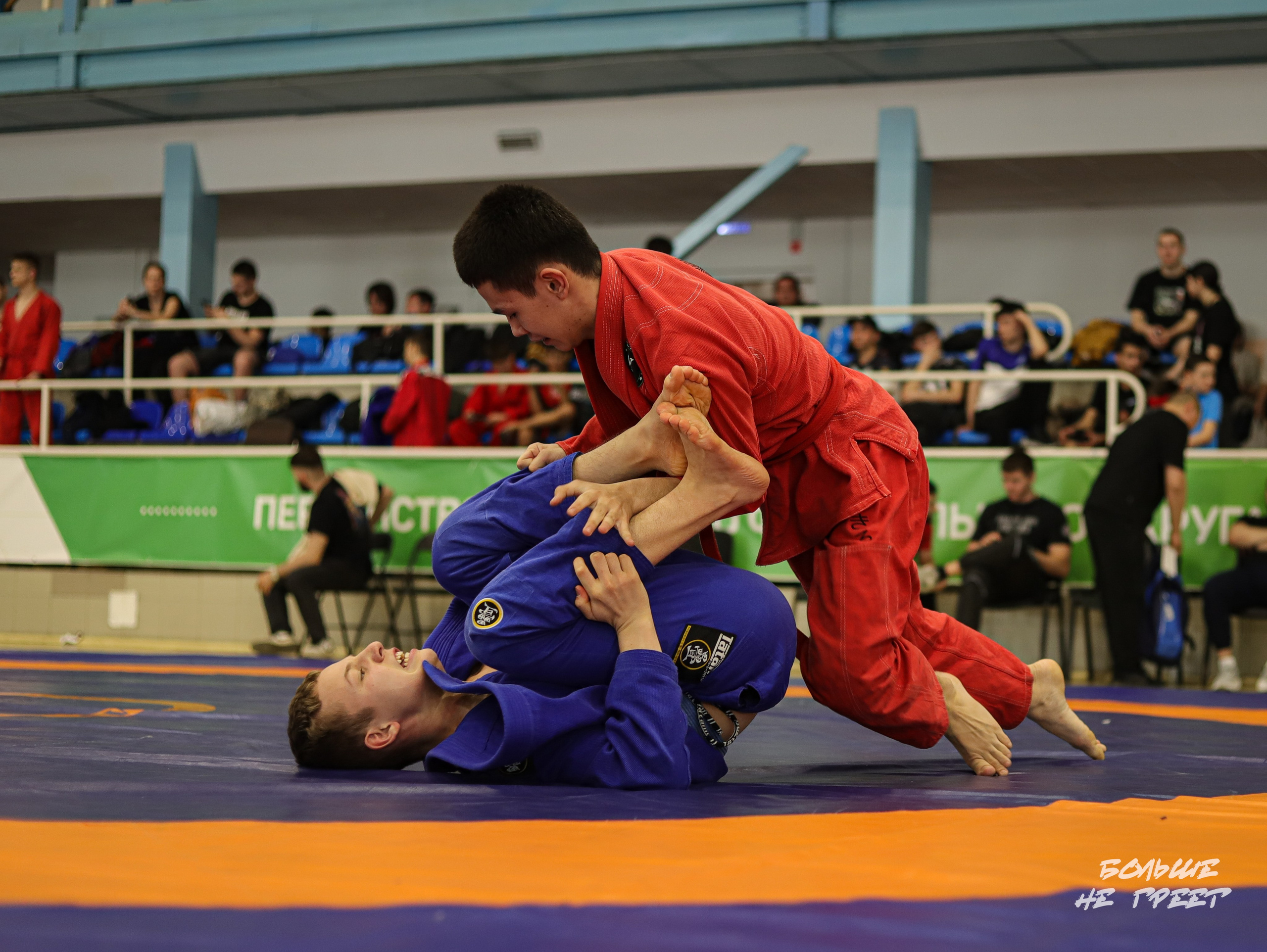 ПЕРВЕНСТВО УРФО ПО СПОРТИВНОЙ БОРЬБЕ ГРЭППЛИНГ И ГРЭППЛИНГ-ГИ. Больше не греет