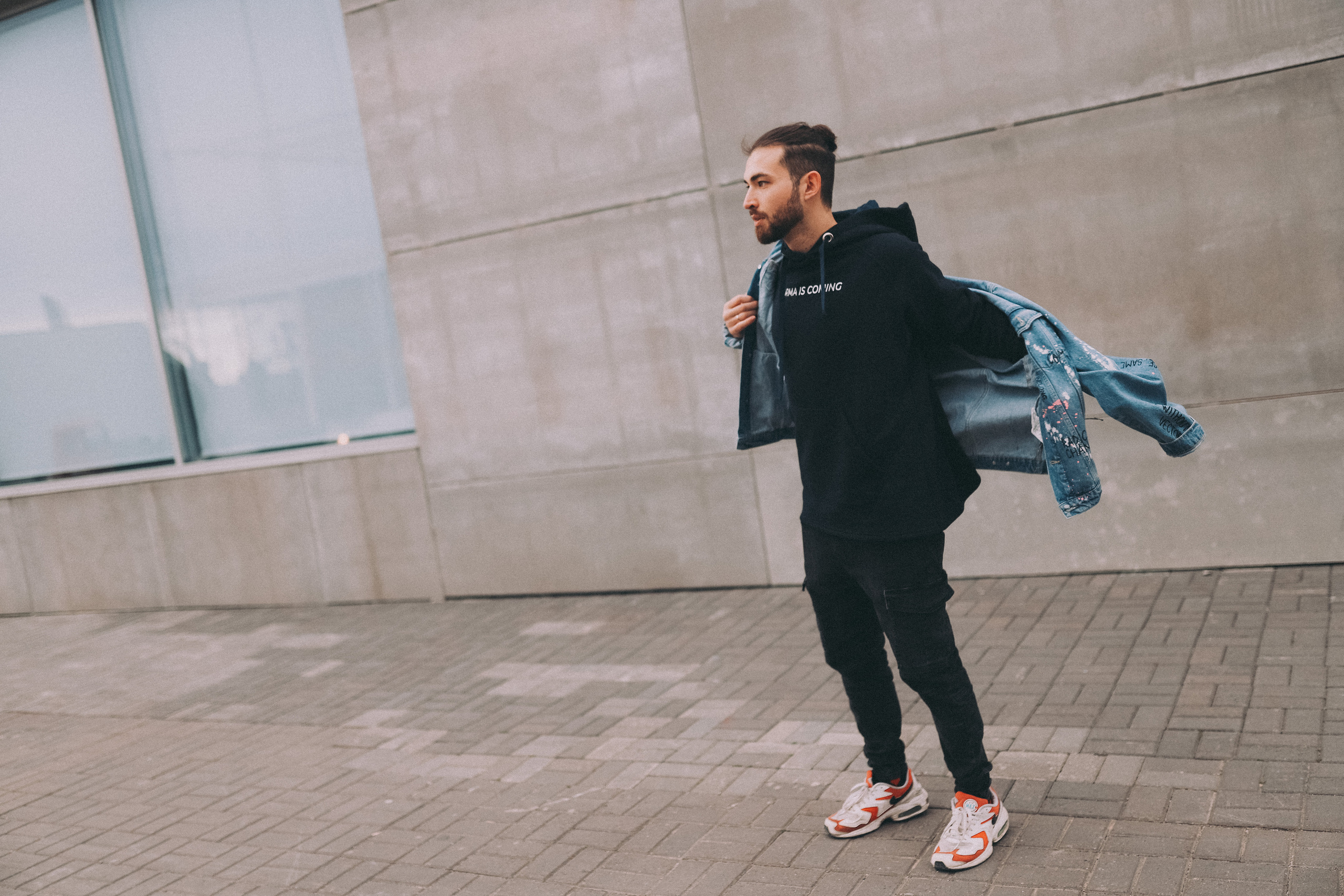 Катя с семьей в Сочи. Главная