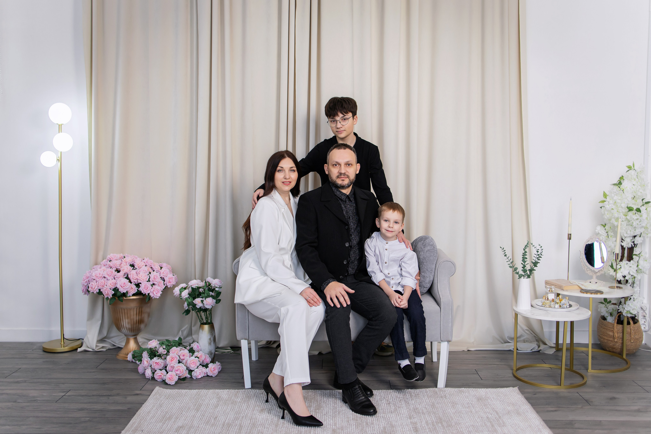 Ваши фотографии. Интерьерная фотостудия Background в Омске