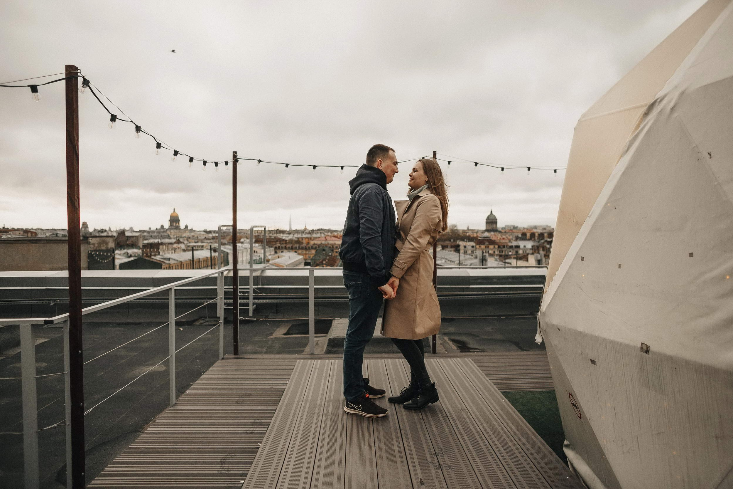 Предложение руки и сердца на крыше. Свадебный фотограф Игорь Брундасов 8PHOTO на свадьбу венчание загс СПб