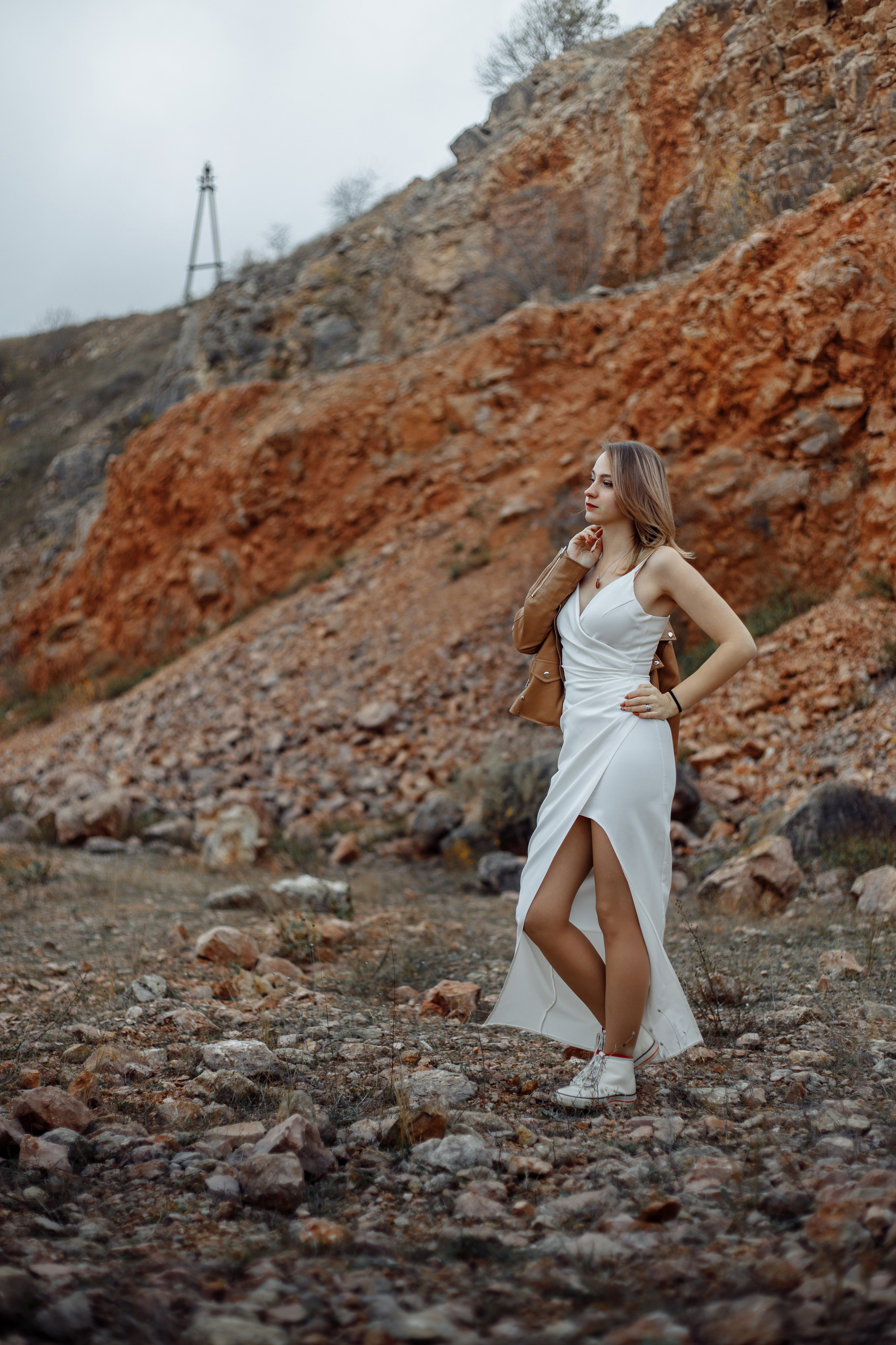 Фотосъёмка девушки в карьере