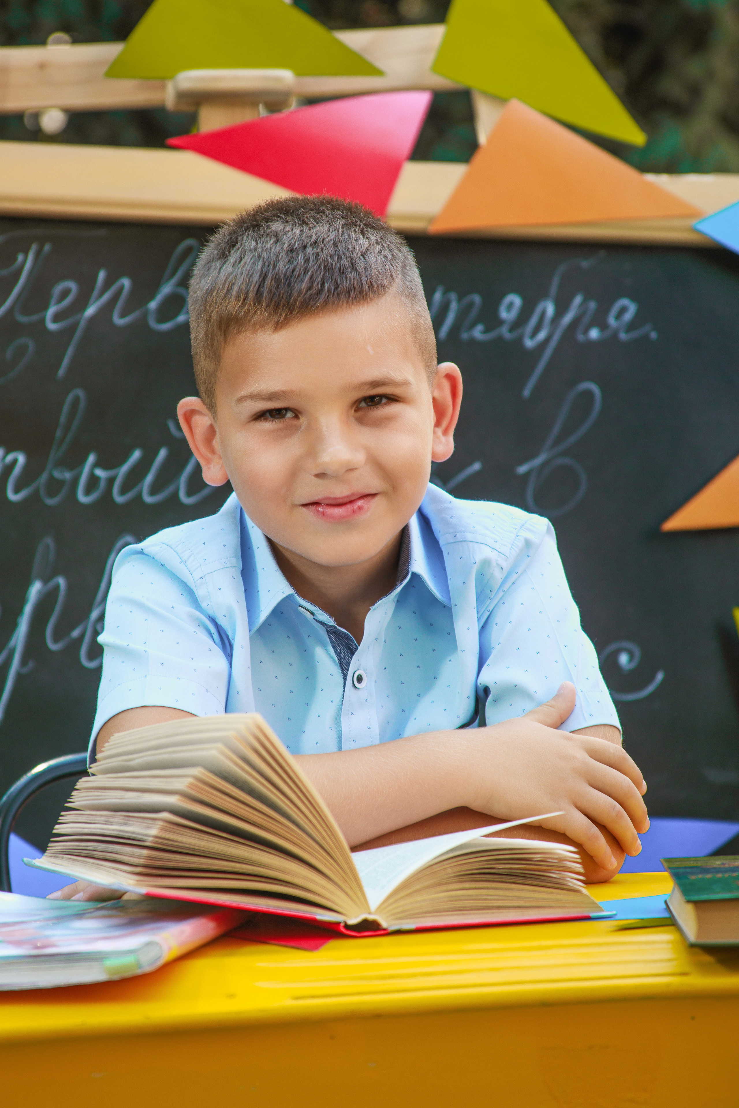 Фотосъёмка первоклассников на улице. Свадебный и портретный фотограф Ростислав Выхрыстюк