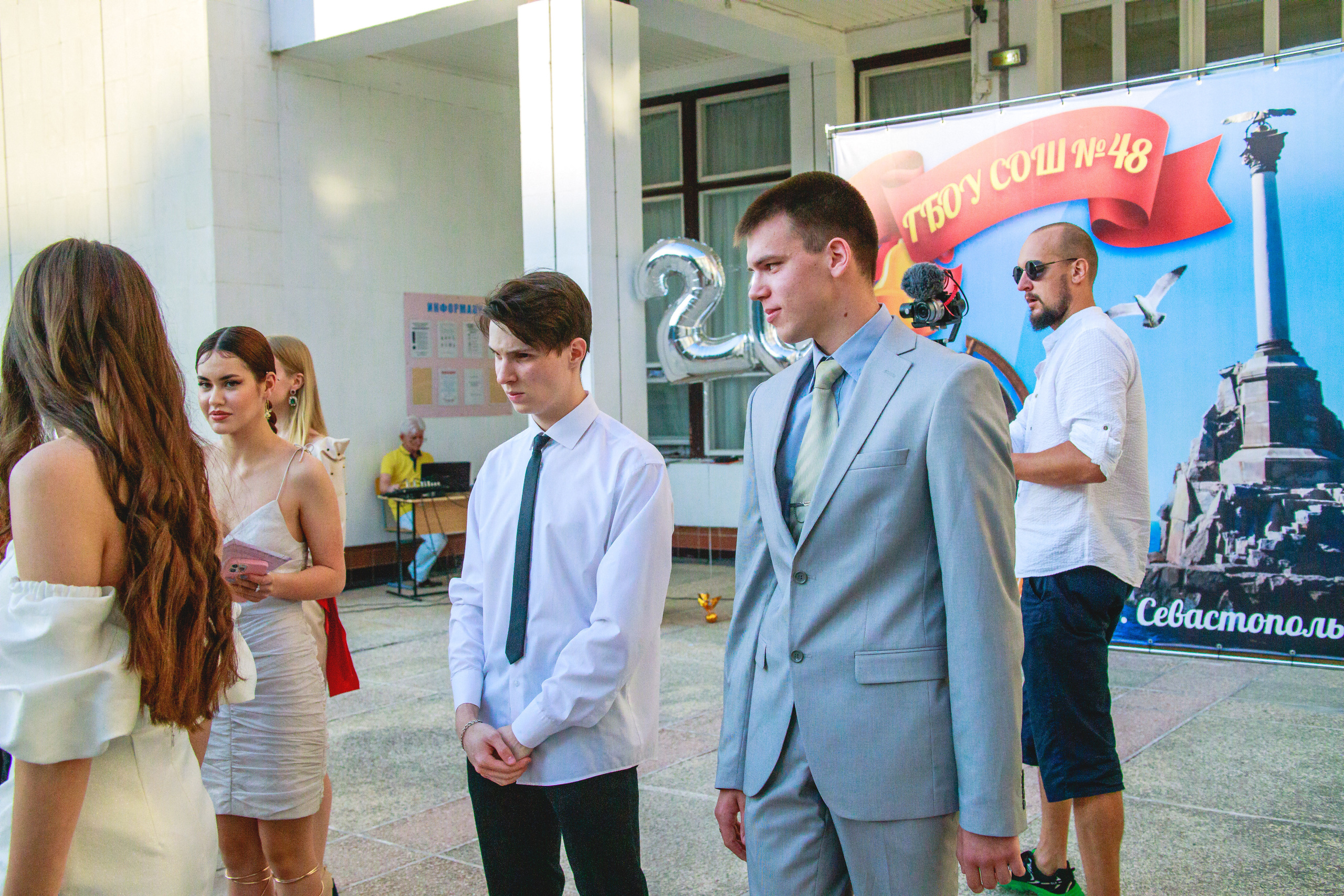 Фотосъёмка выпуска 2021, 48 школа 11 класс. Свадебный и портретный фотограф Ростислав Выхрыстюк