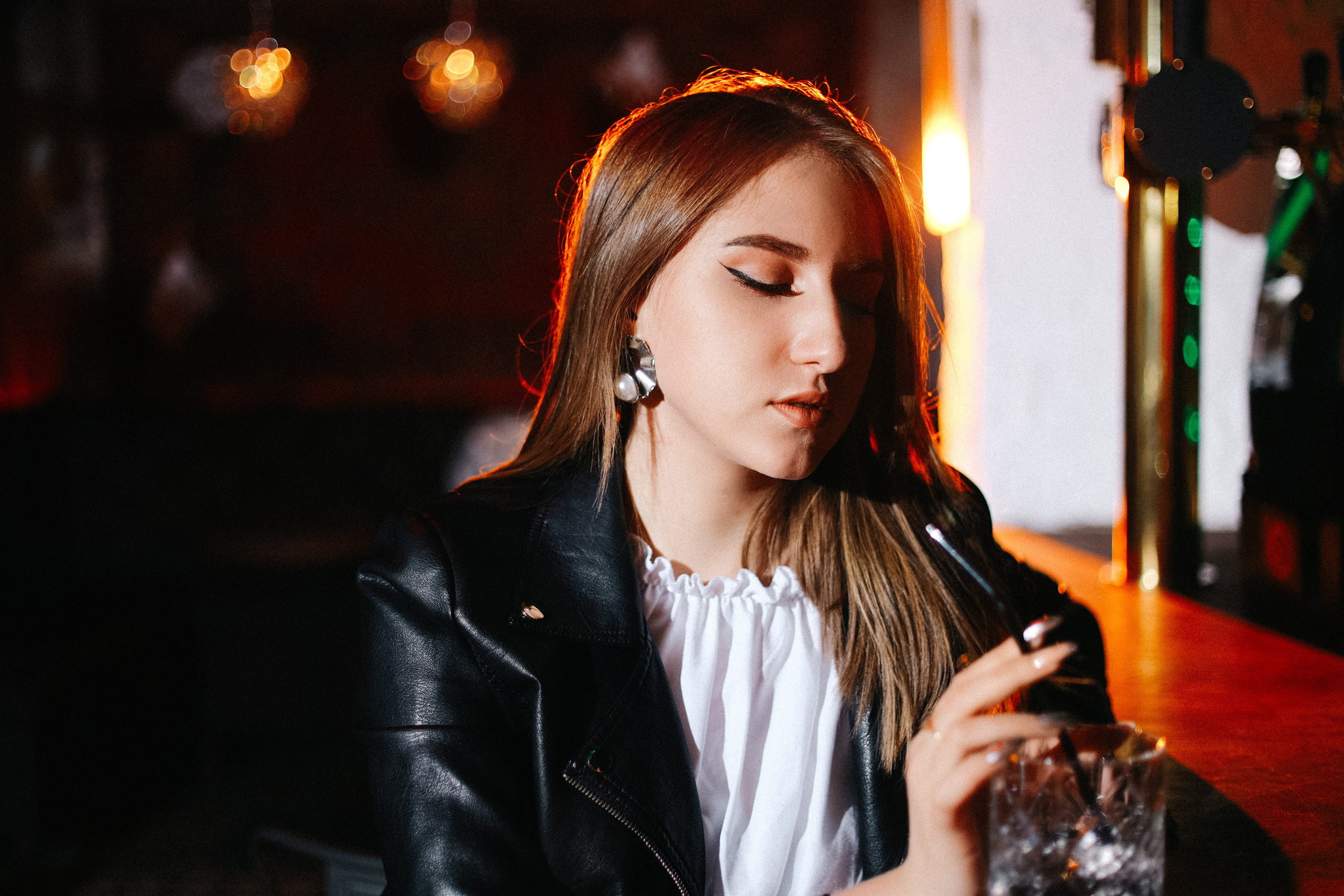 Фотосъёмка в баре. Свадебный и портретный фотограф Ростислав Выхрыстюк