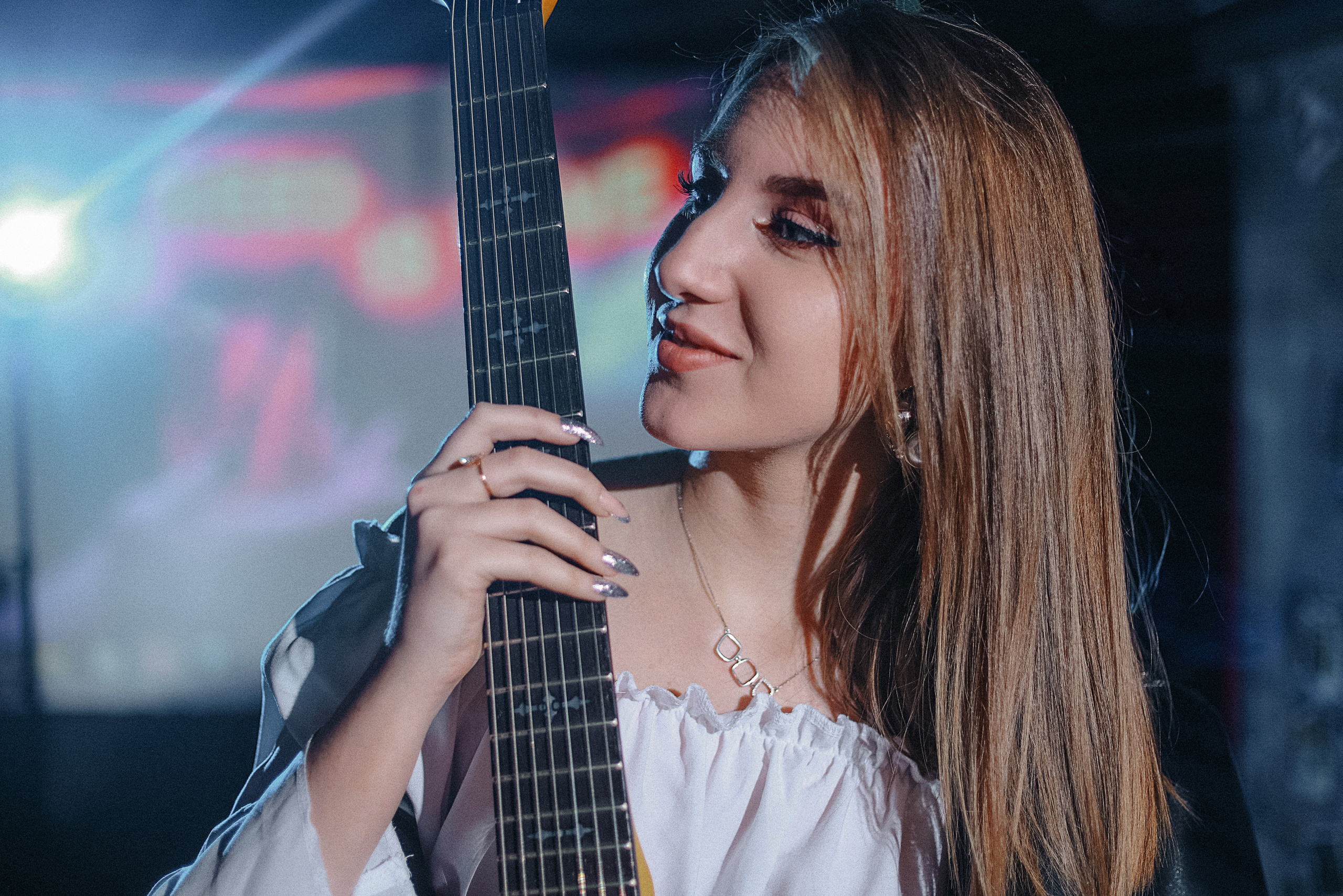 Фотосессия девушки в баре, в Крыму