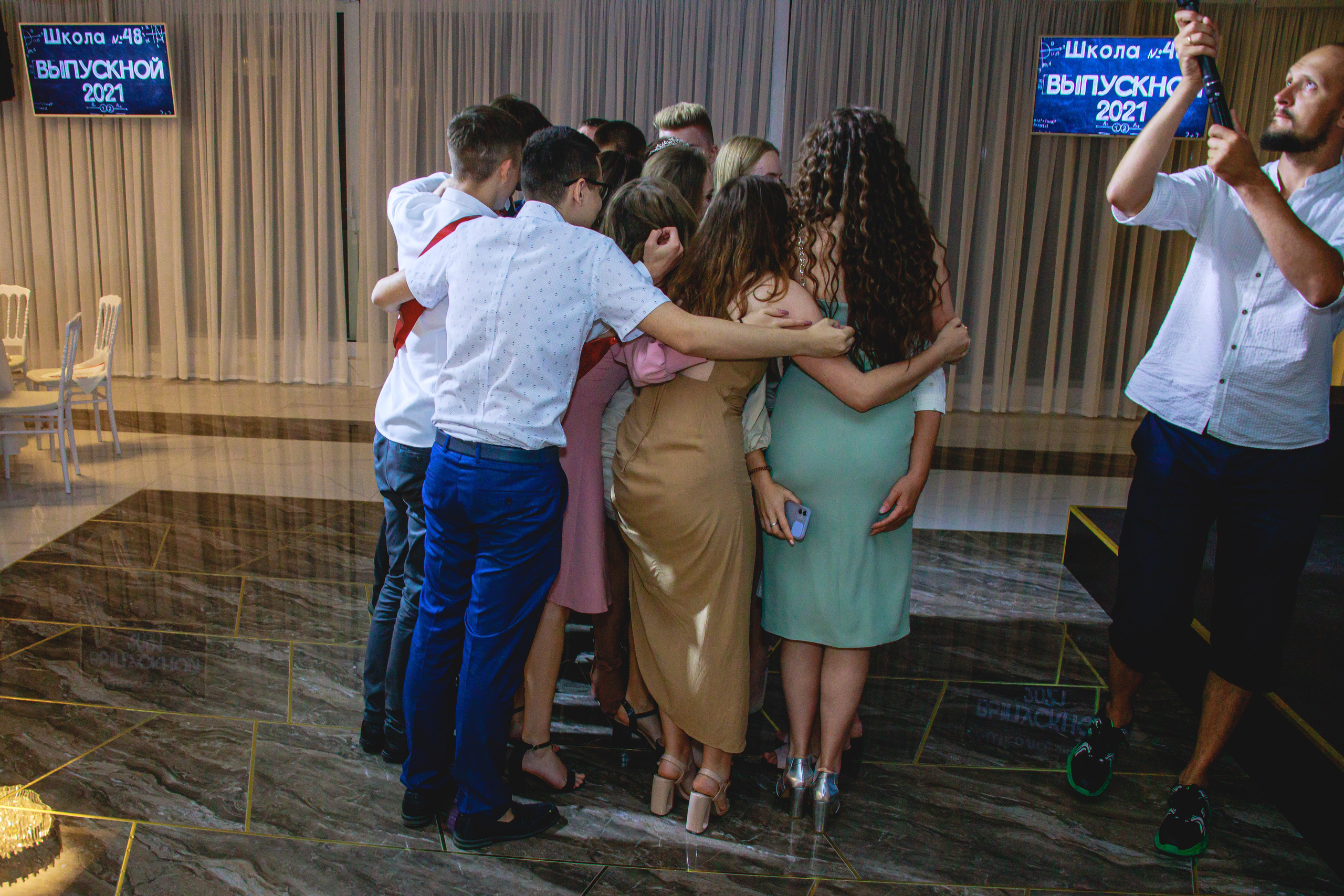 Фотосъёмка выпуска 2021, 48 школа 11 класс. Свадебный и портретный фотограф Ростислав Выхрыстюк