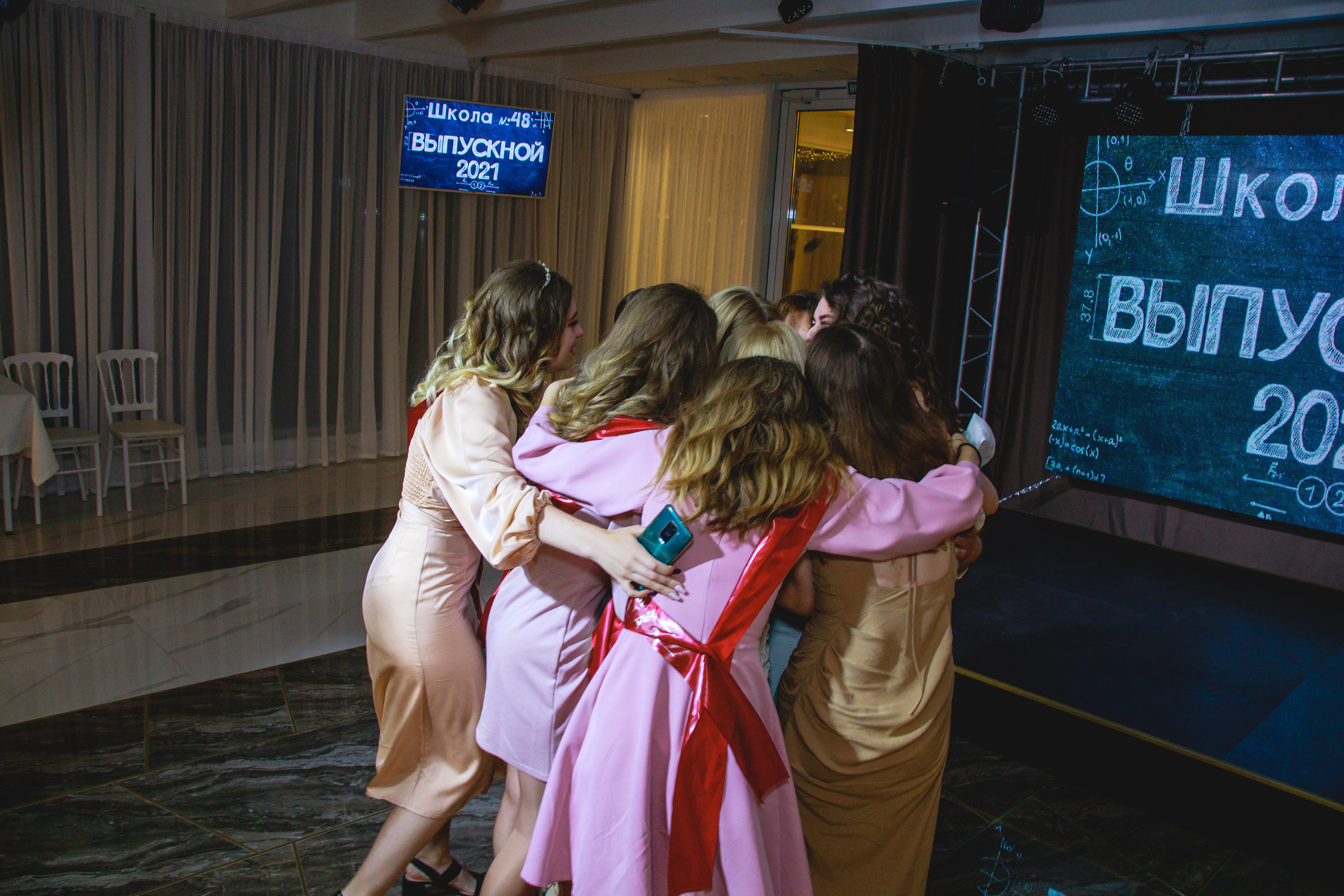 Фотосъёмка выпуска 2021, 48 школа 11 класс. Свадебный и портретный фотограф Ростислав Выхрыстюк