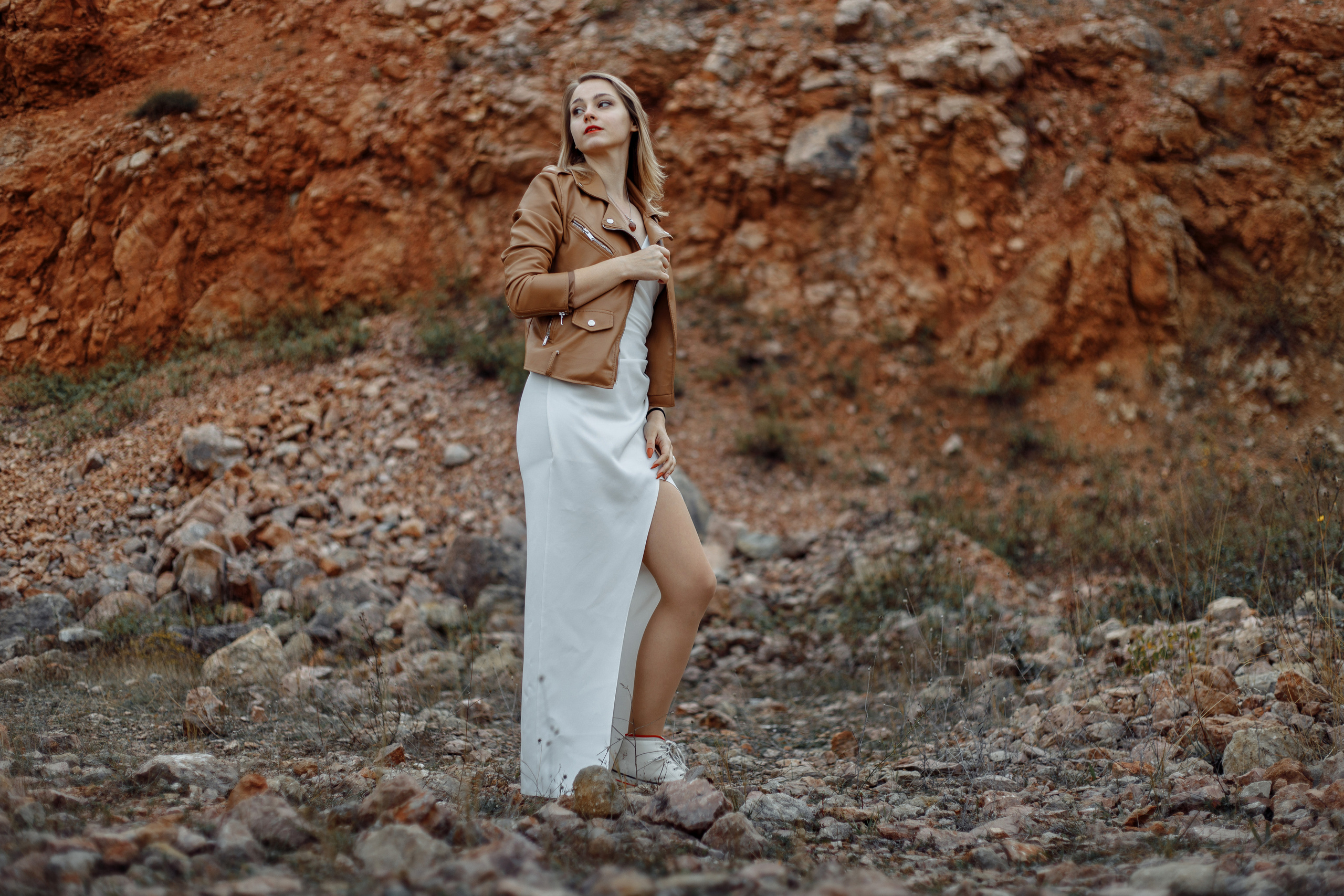 Фотосъёмка девушки в карьере