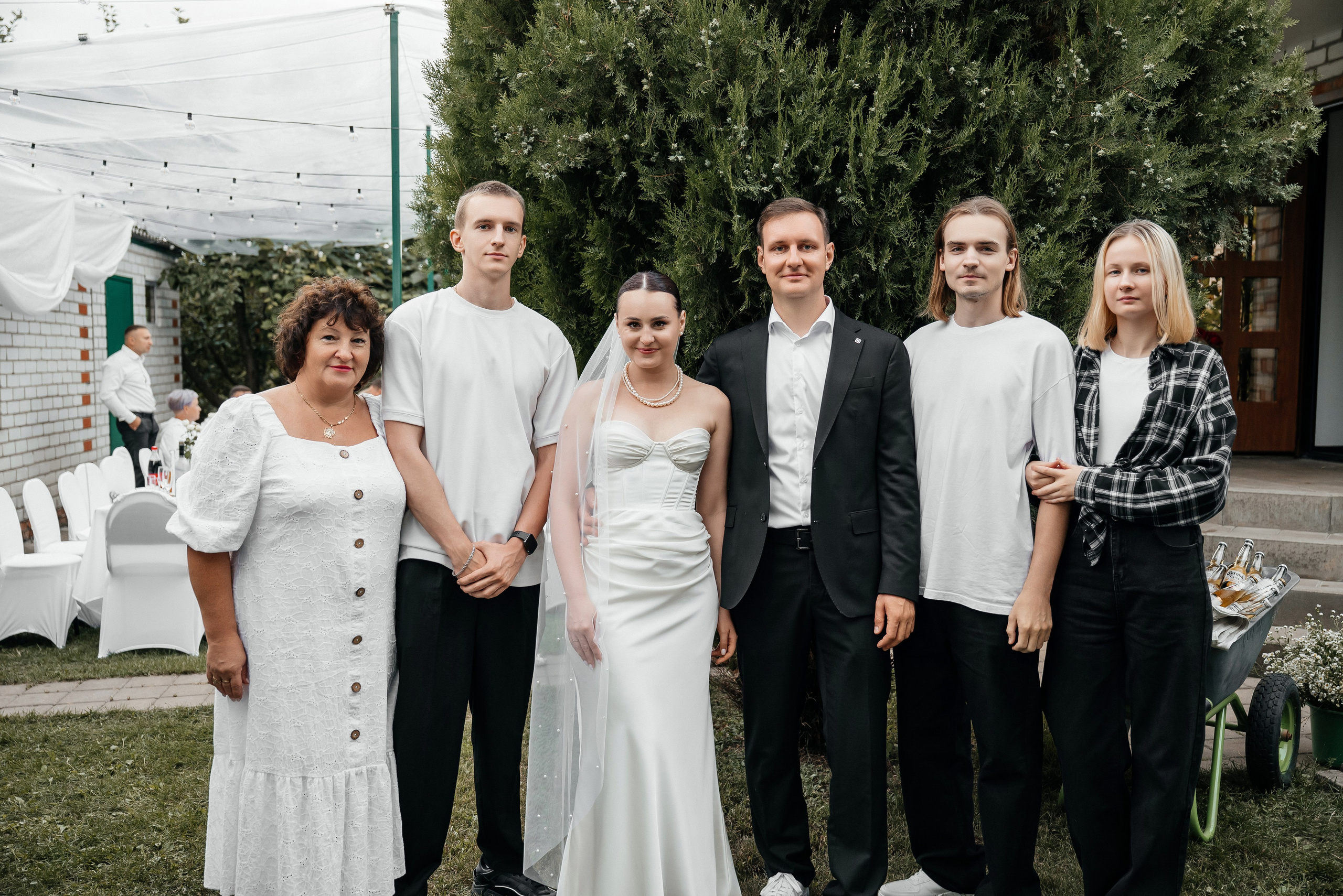 «Свадьба Даши и Артема». Школьный фотограф в Валуйках. Фотосессии для выпускников и изготовление выпускных альбомов в городе Валуйки и в Белгородской области