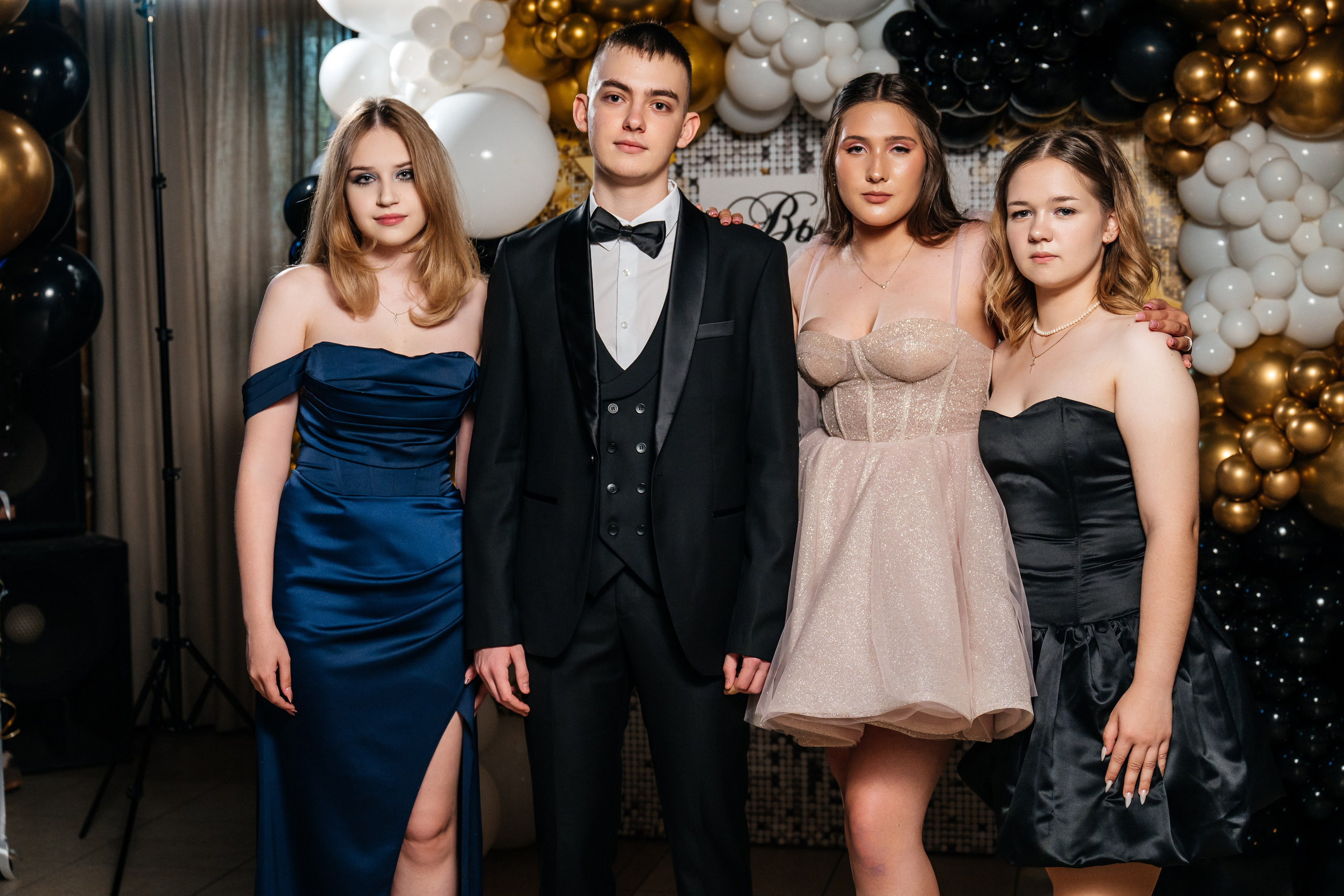 Выпускной. Репортаж. Школьный фотограф в Валуйках. Фотосессии для выпускников и изготовление выпускных альбомов в городе Валуйки и в Белгородской области