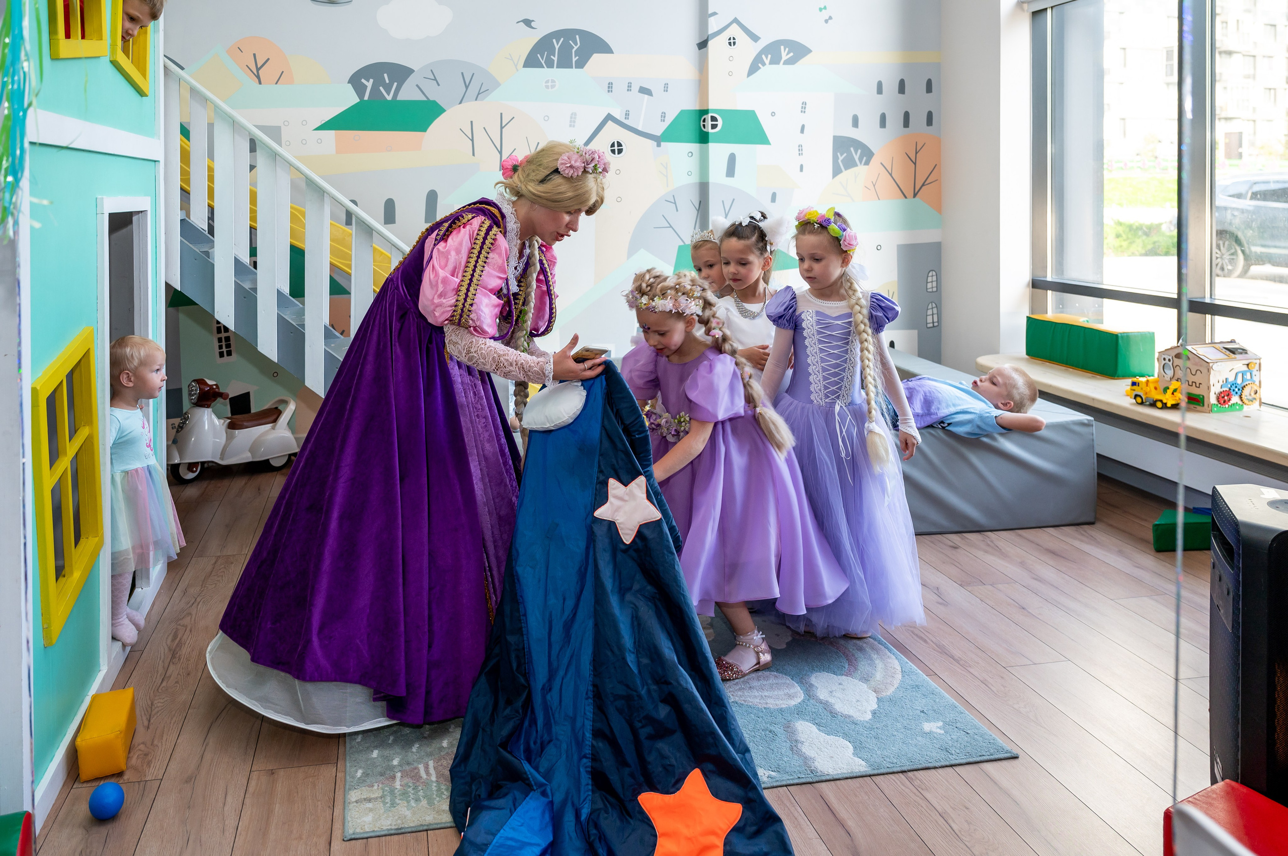 ДР в лофте с фокусником