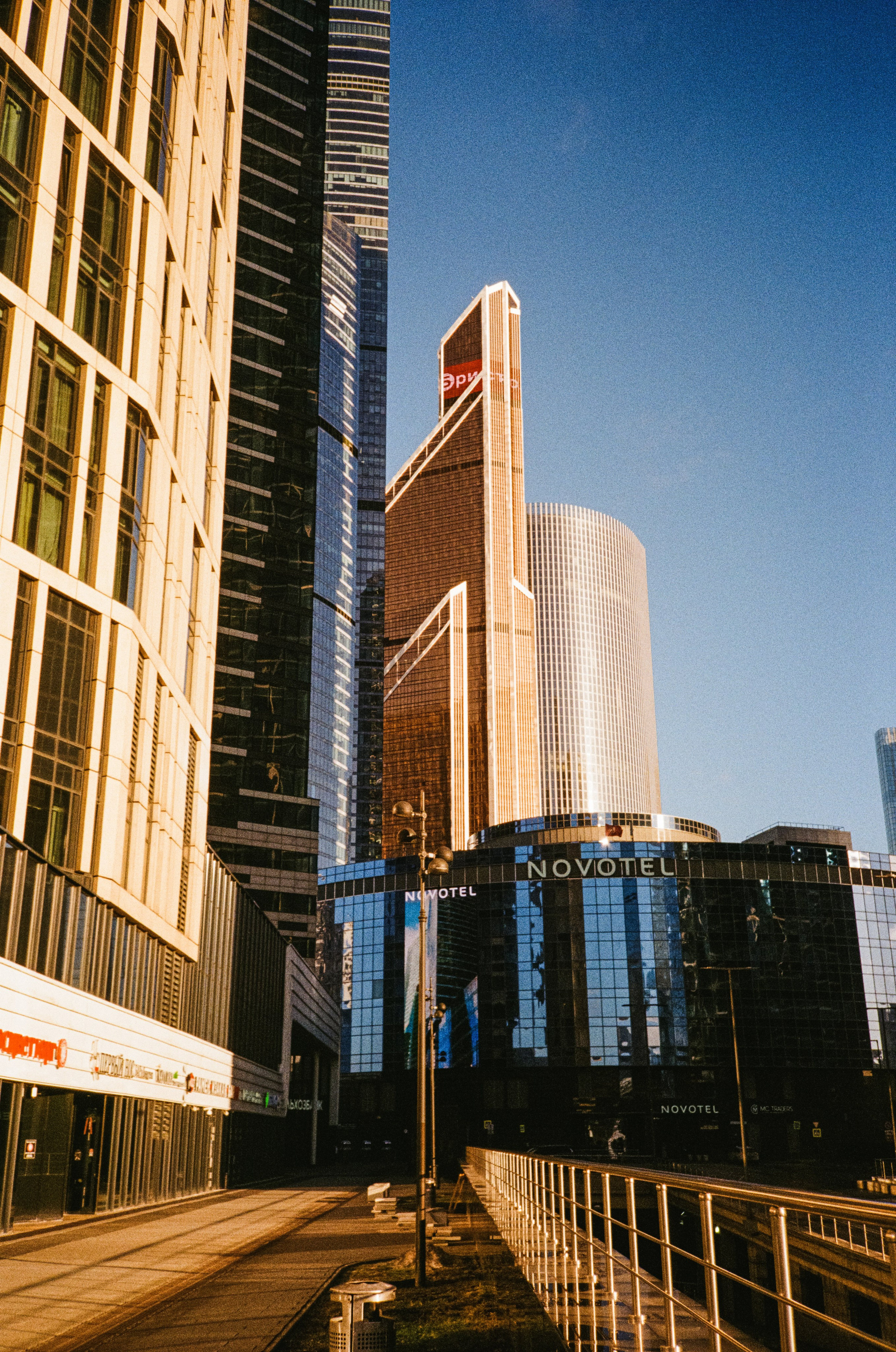 Москва Сити — 19 января 2025 года / Konica Big Mini (black) / Fujifilm C200