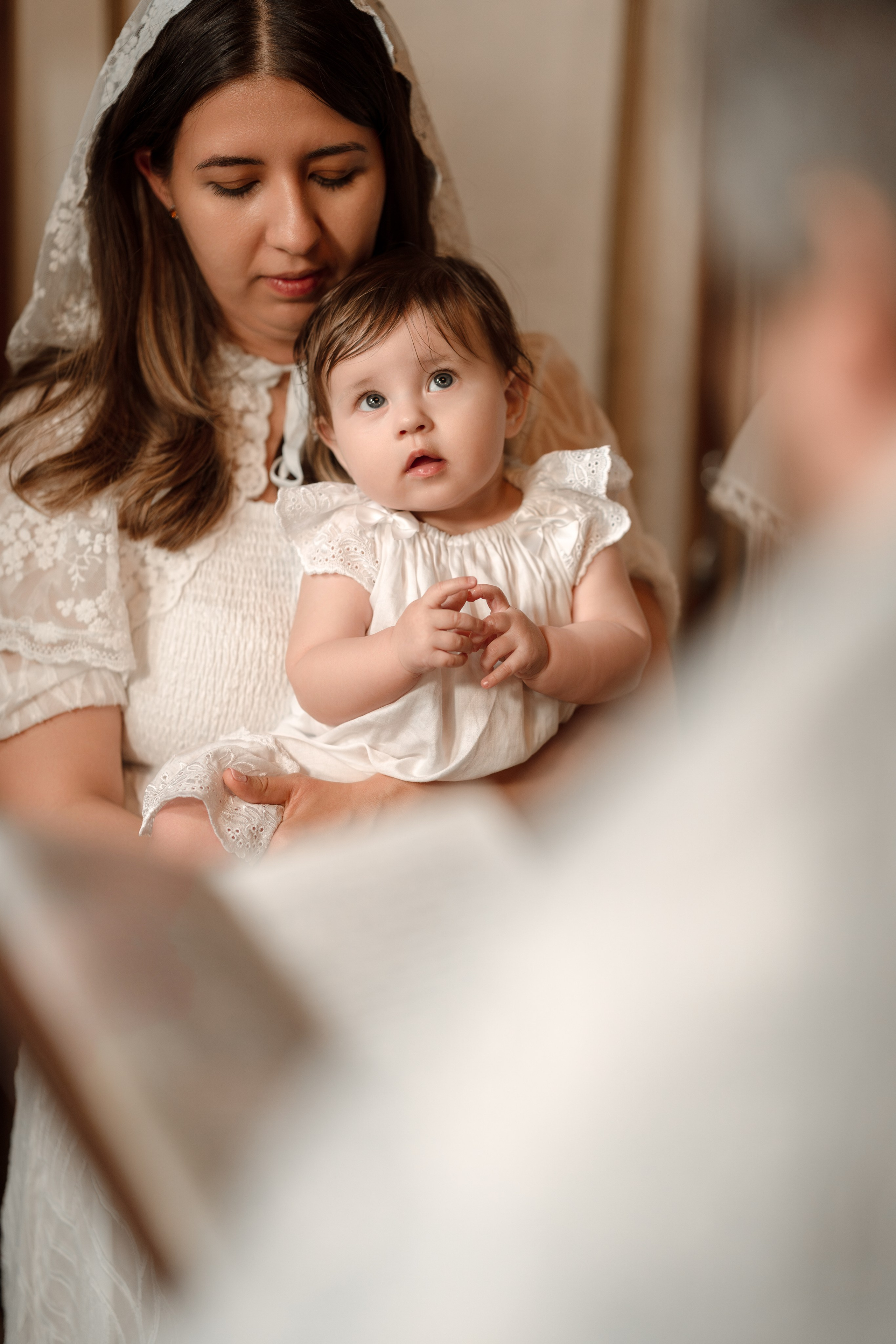Крещение Вареньки в Храме Воскресения Словущего в Даниловской Слободе. Фото- и видеосъёмка крещения и венчания. Фотограф на крещение Москва