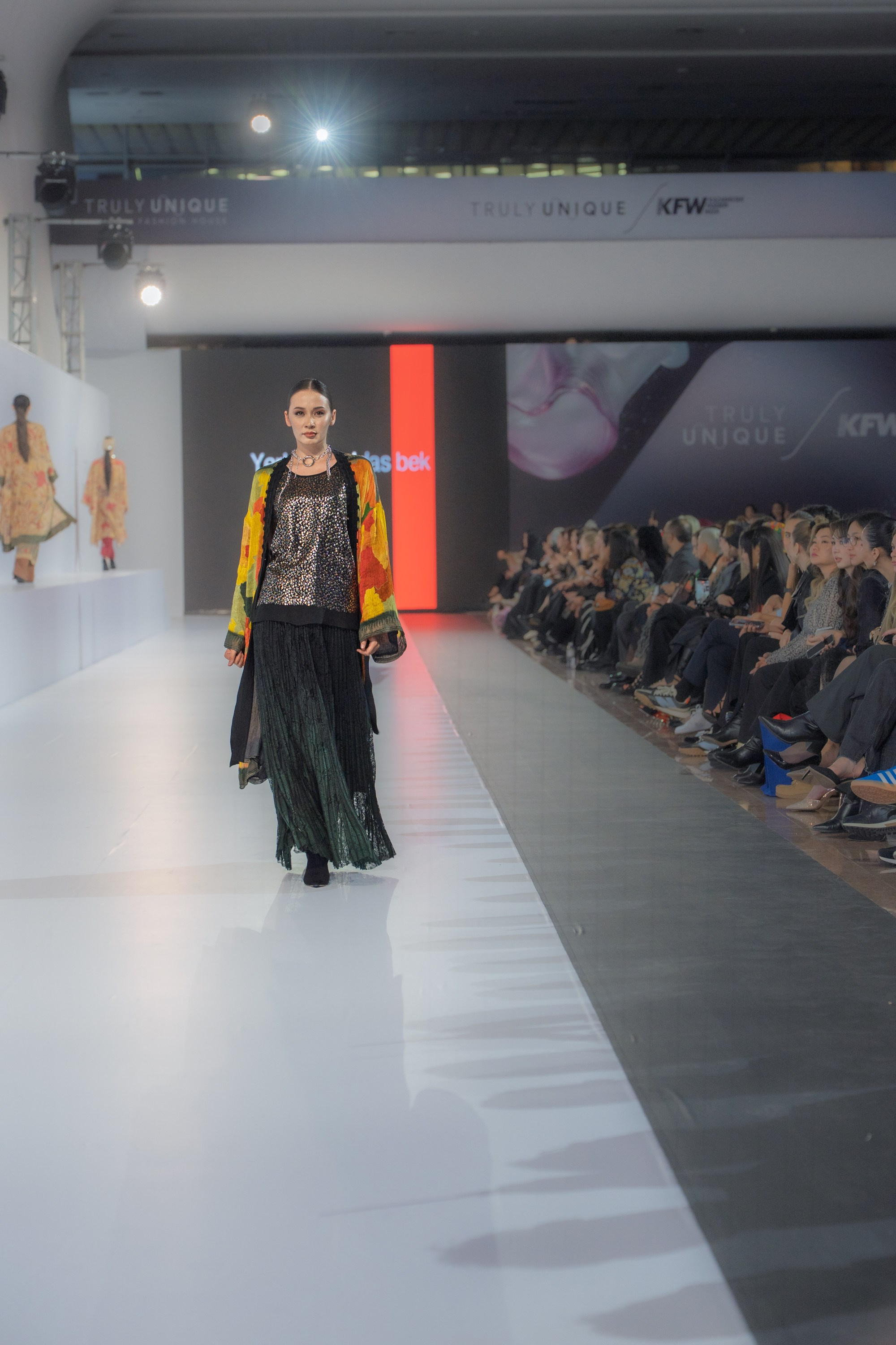 Yerlan Zholdasbek. Сайт Алматинского НЮ АРТ, будуар и фэшн фотографа Дениса Карпенко