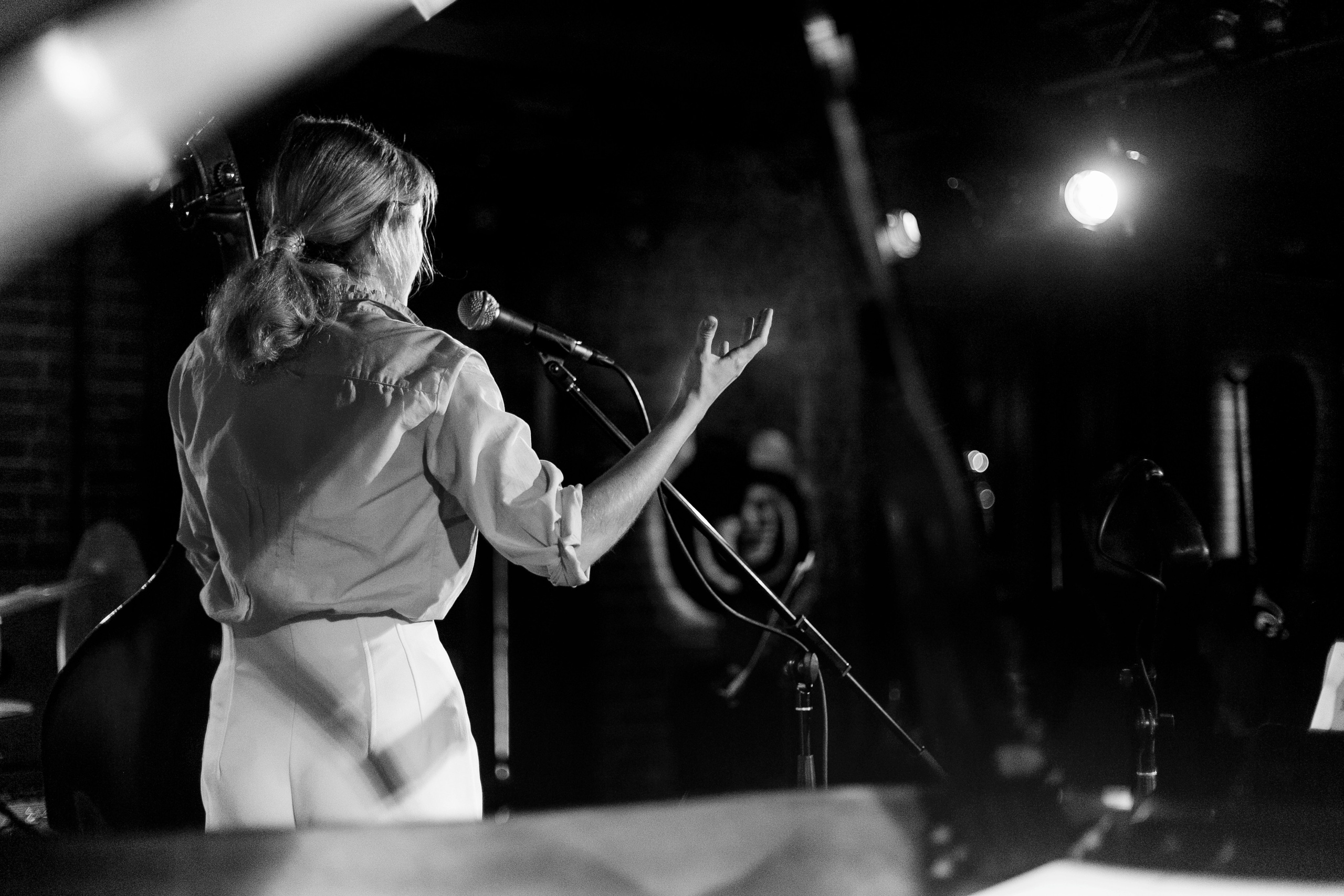 Фотосъемка концерта Дарьи Шорр в клубе Алексея Козлова. Репортажный фотограф Борис Геер