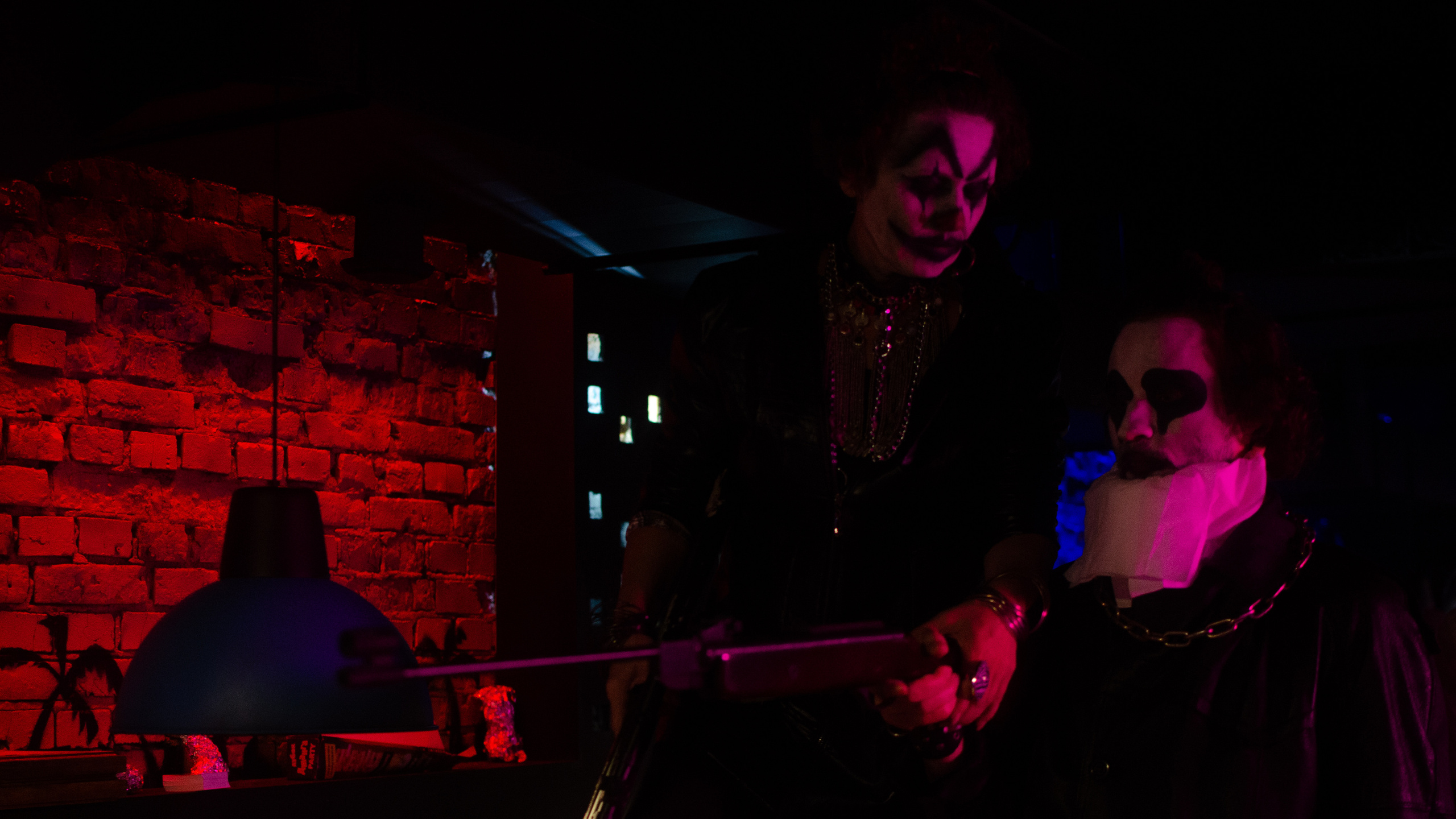 Card (backstage). Ян Эйк — Портретный и Репортажный фотограф