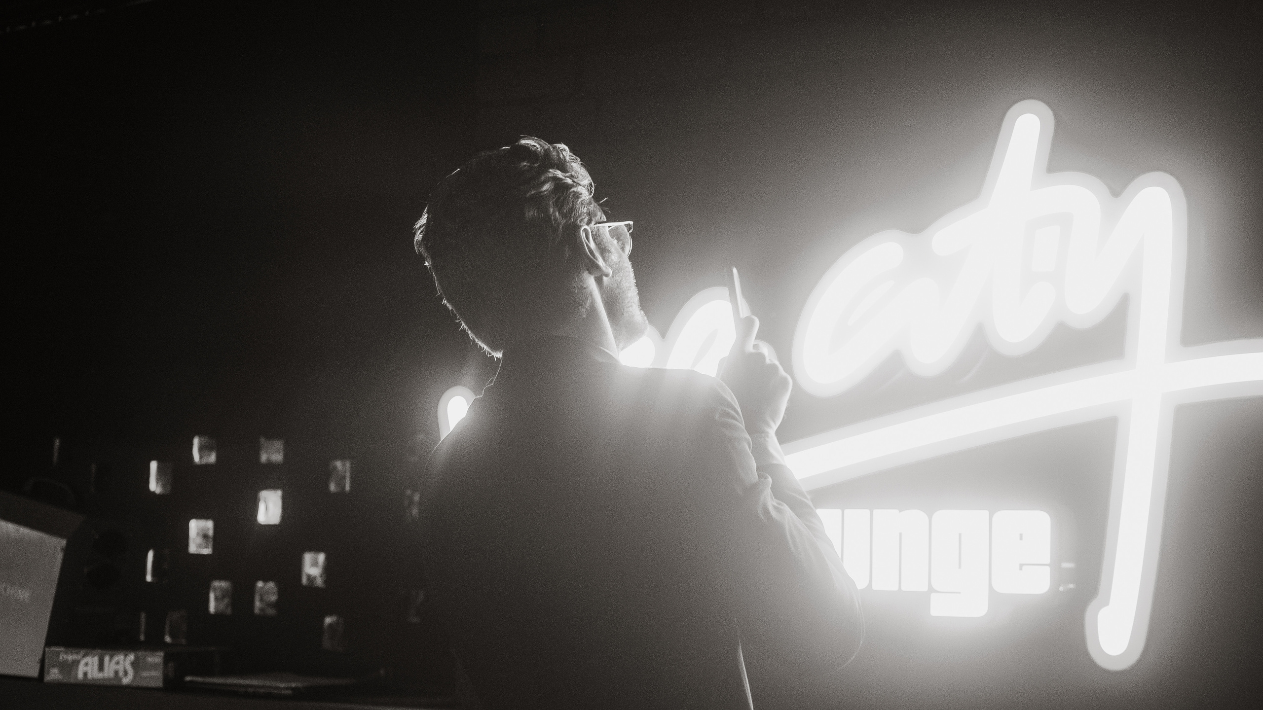 Card (backstage). Ян Эйк — Портретный и Репортажный фотограф