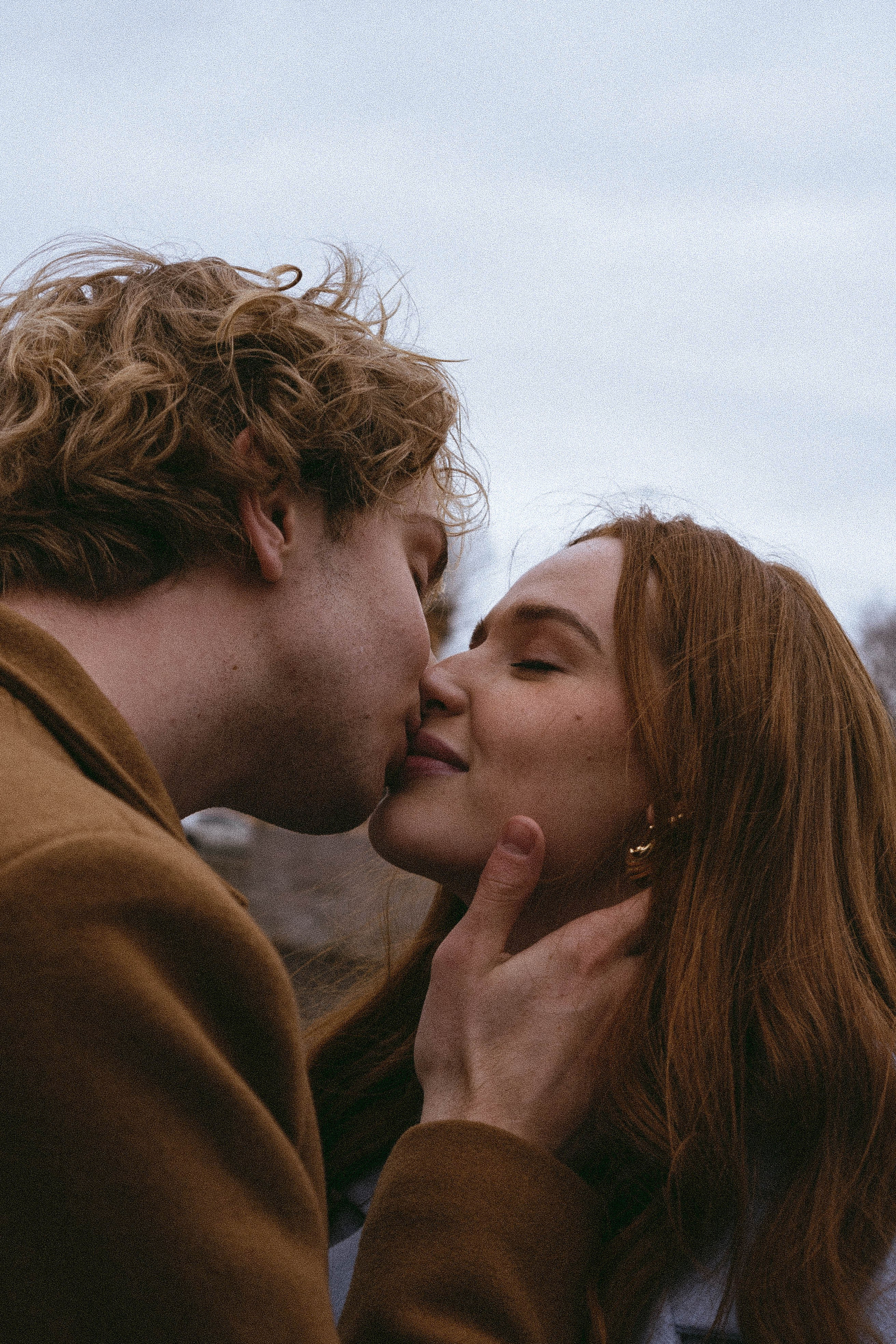 СВАДЕБНАЯ СЬЕМКА В ОТЕЛЕ. СБОРЫ ЖЕНИХА И НЕВЕСТЫ И ТАКЖЕ ТОР И ПОДГОТОВКА К ПРОГУЛКЕ И ПРОГУЛКА ПО ПЕТРОГРАДКЕ. Профессиональный фотограф, Санкт-Петербург — Виктория Богомолова