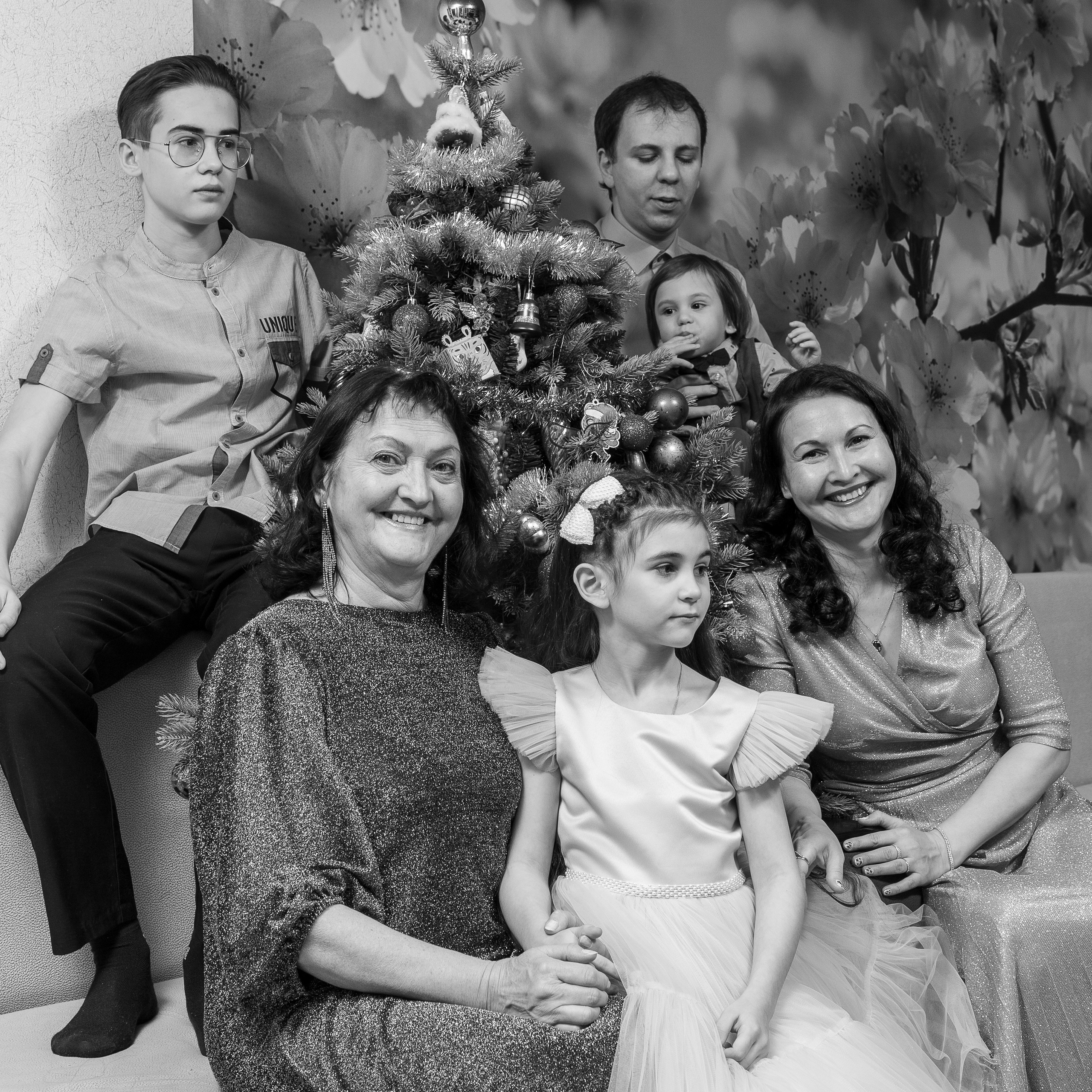 Юля Сергей Настя Олег и Серёжка ч.2. Школьные выпускные альбомы в Москве Марина Николаева