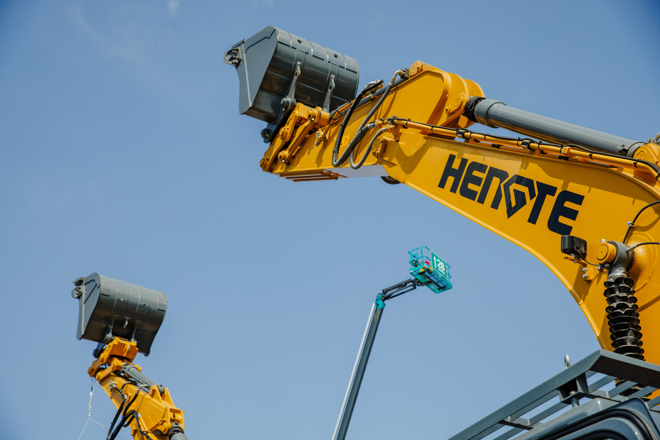 Выставка Спец. Техники. Фотограф Москва Шептаев Артём