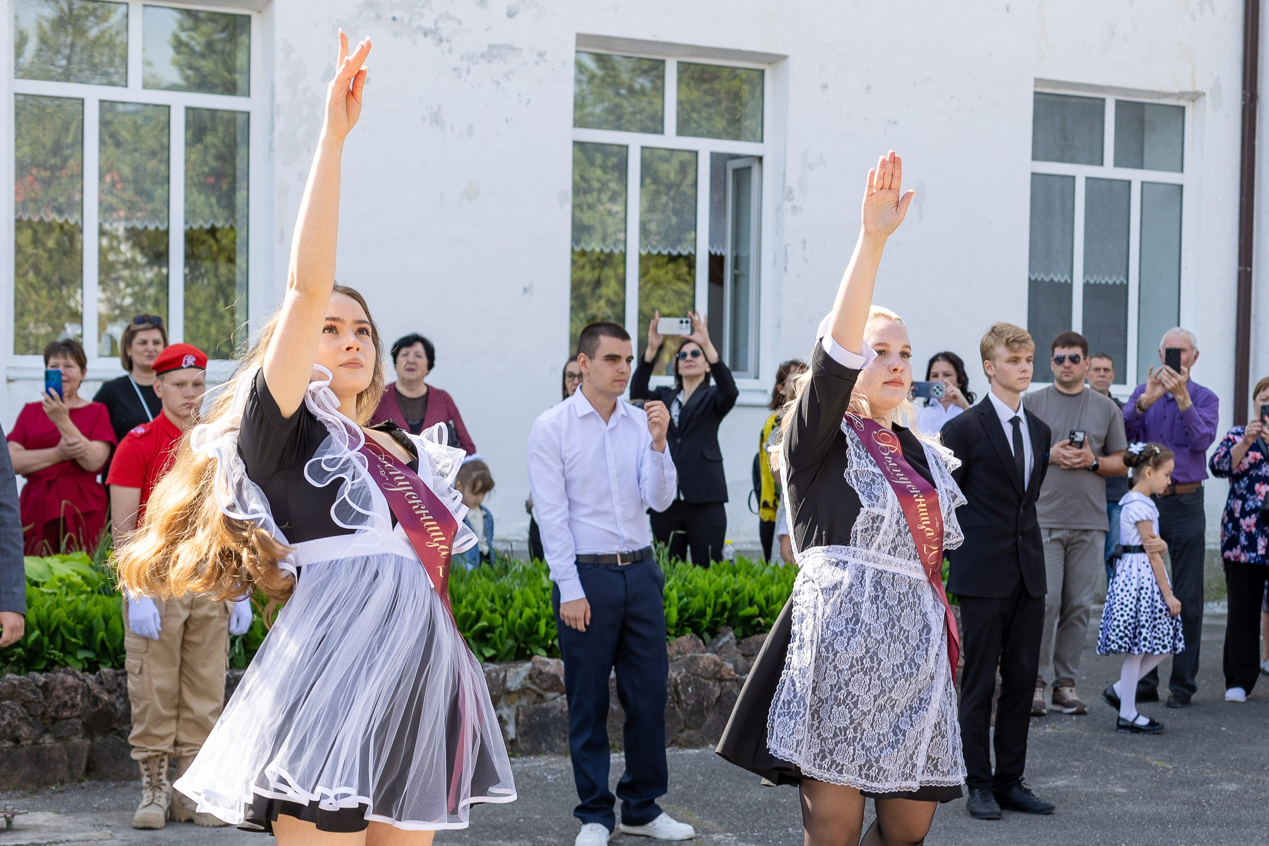 Последний звонок. Выпускные альбомы Майкоп, Краснодар Елена Золотарева