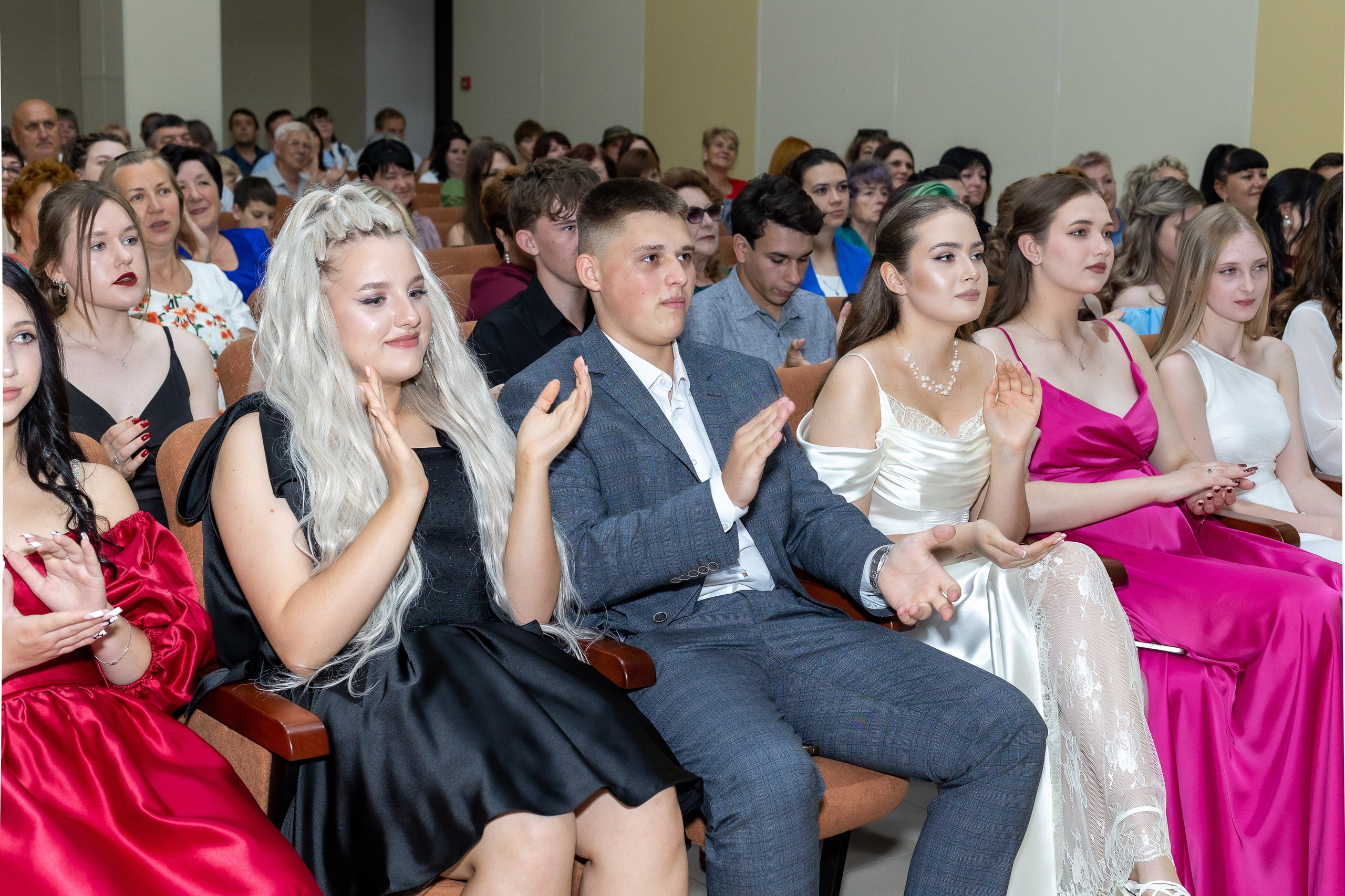 Вручение аттестата 2025. Выпускные альбомы Майкоп, Краснодар Елена Золотарева