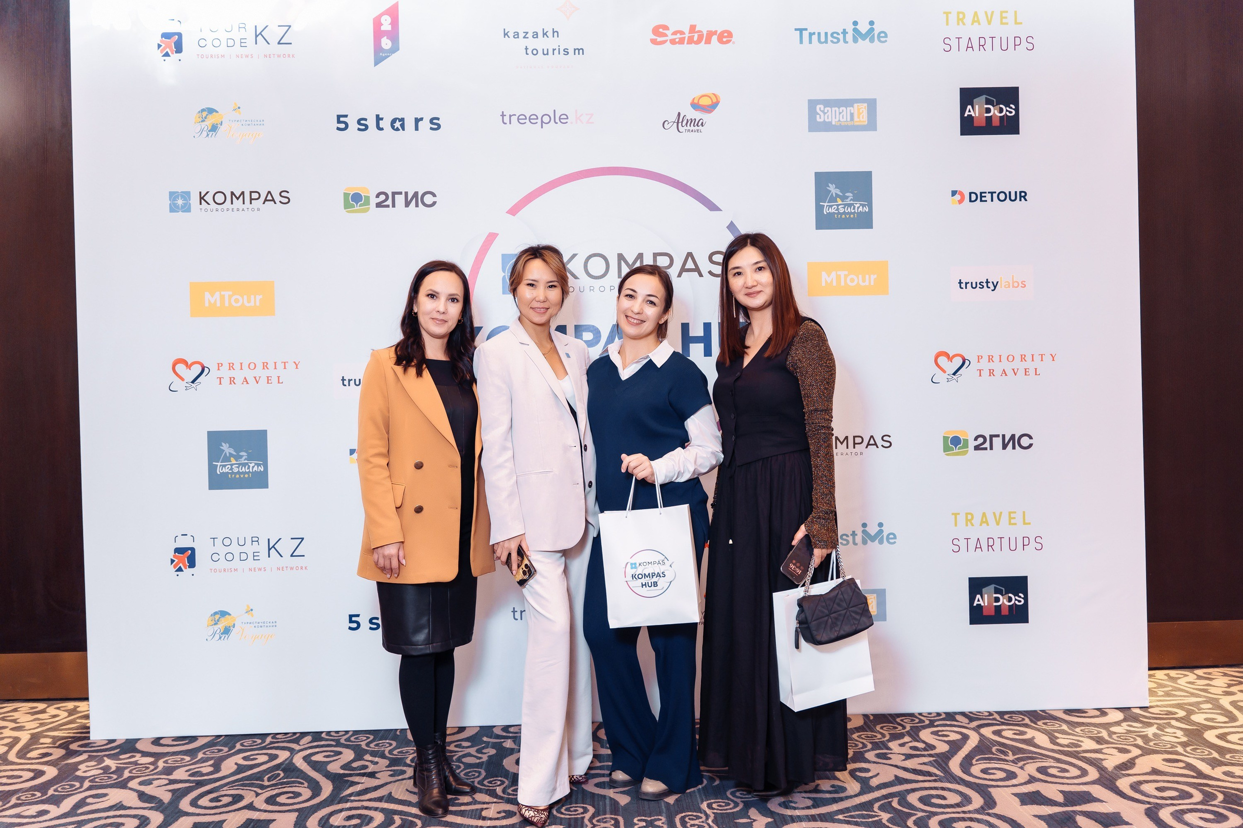 Kompas Hub в «St.Regis Astana». Профессиональный фотограф в городе Астана Копанев Данил