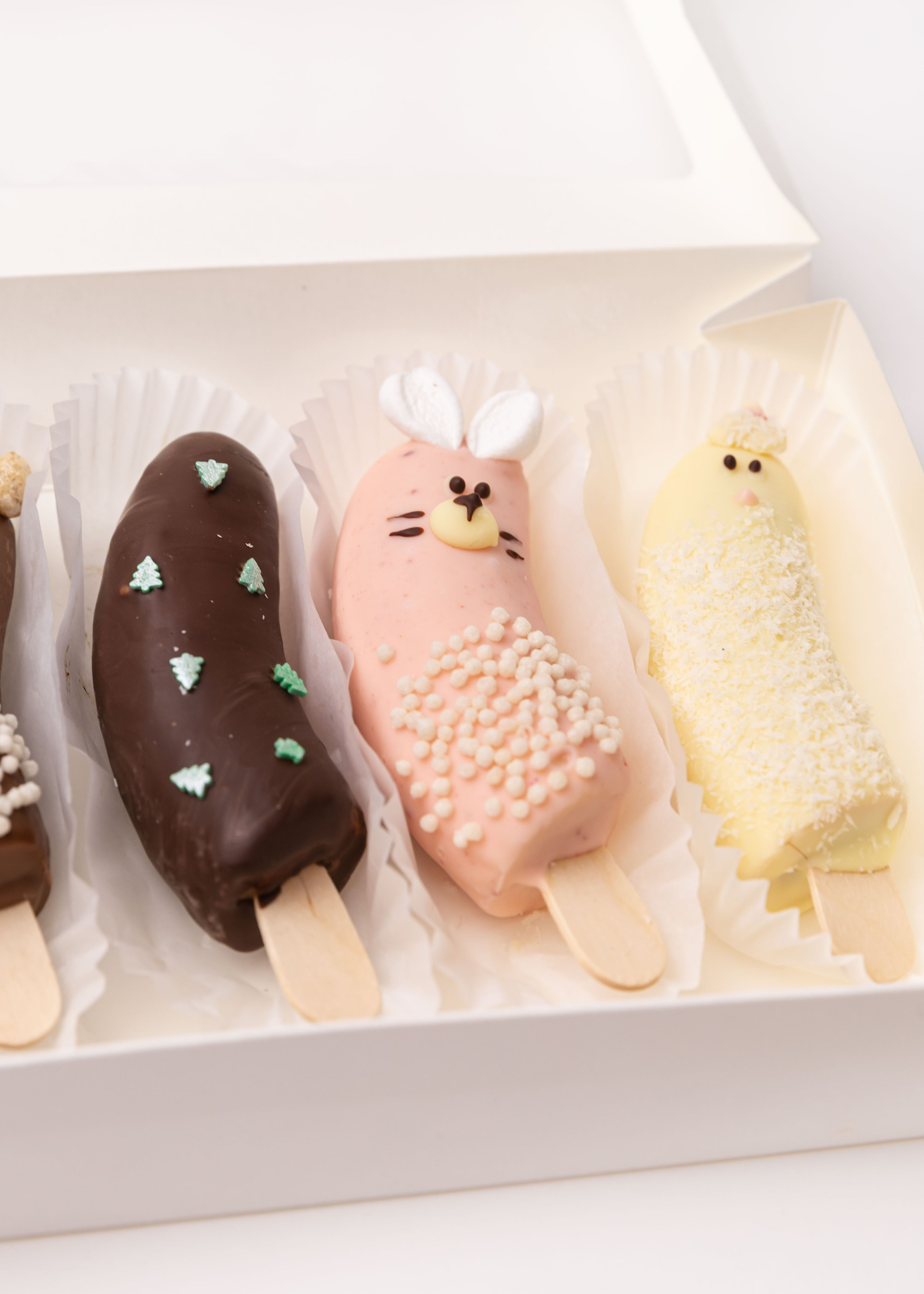 26.11.2025 Новогодние наборы и букеты, Клубникисс. ФОТОГРАФ ВИНОГРАДОВА ДАРЬЯ