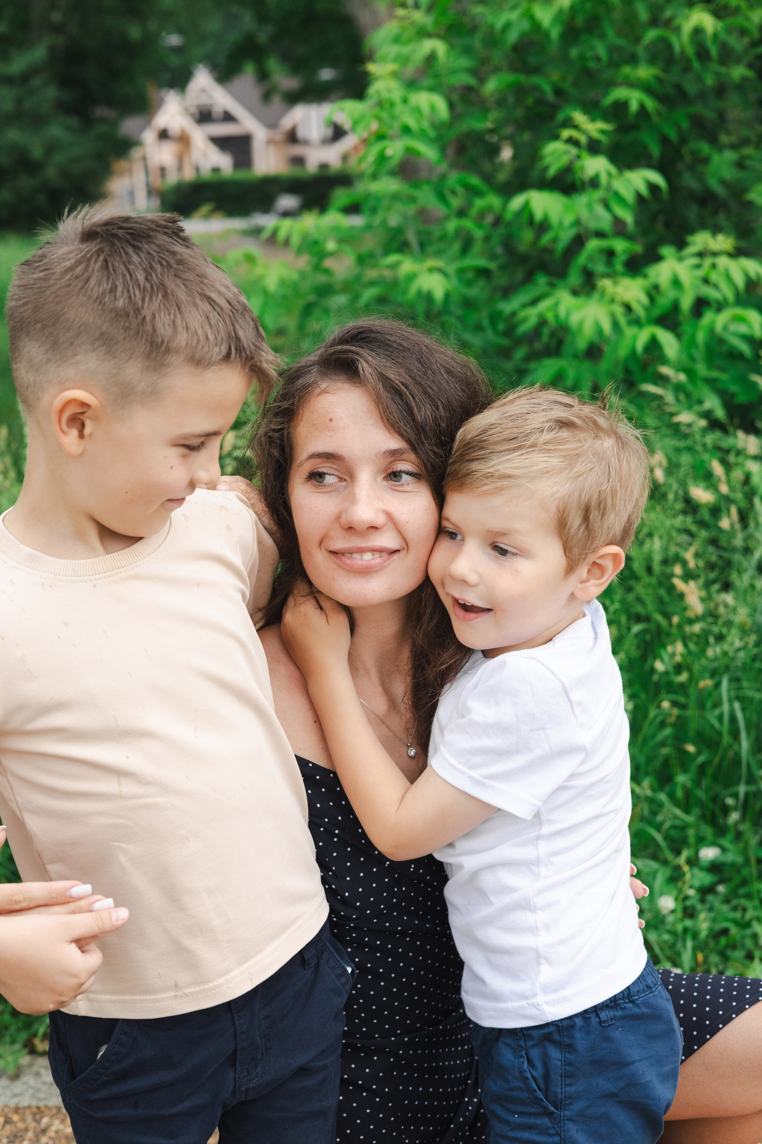 Андрей, Лиза с сыновьями. Портретный, свадебный, репортажный фотограф во Владивостоке Юлиана Джули Фокс