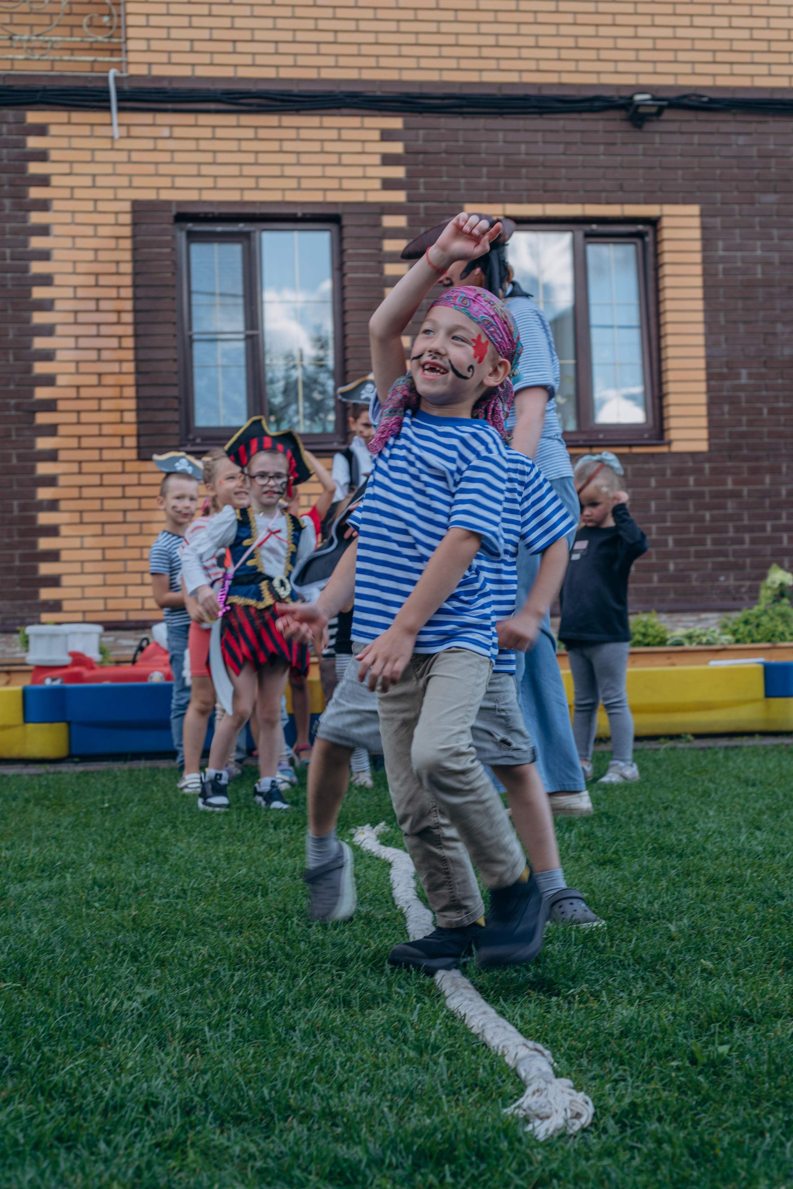 Пиратская вечеринка. MILATE — выпускные альбомы, фотосессии и видео в Москве