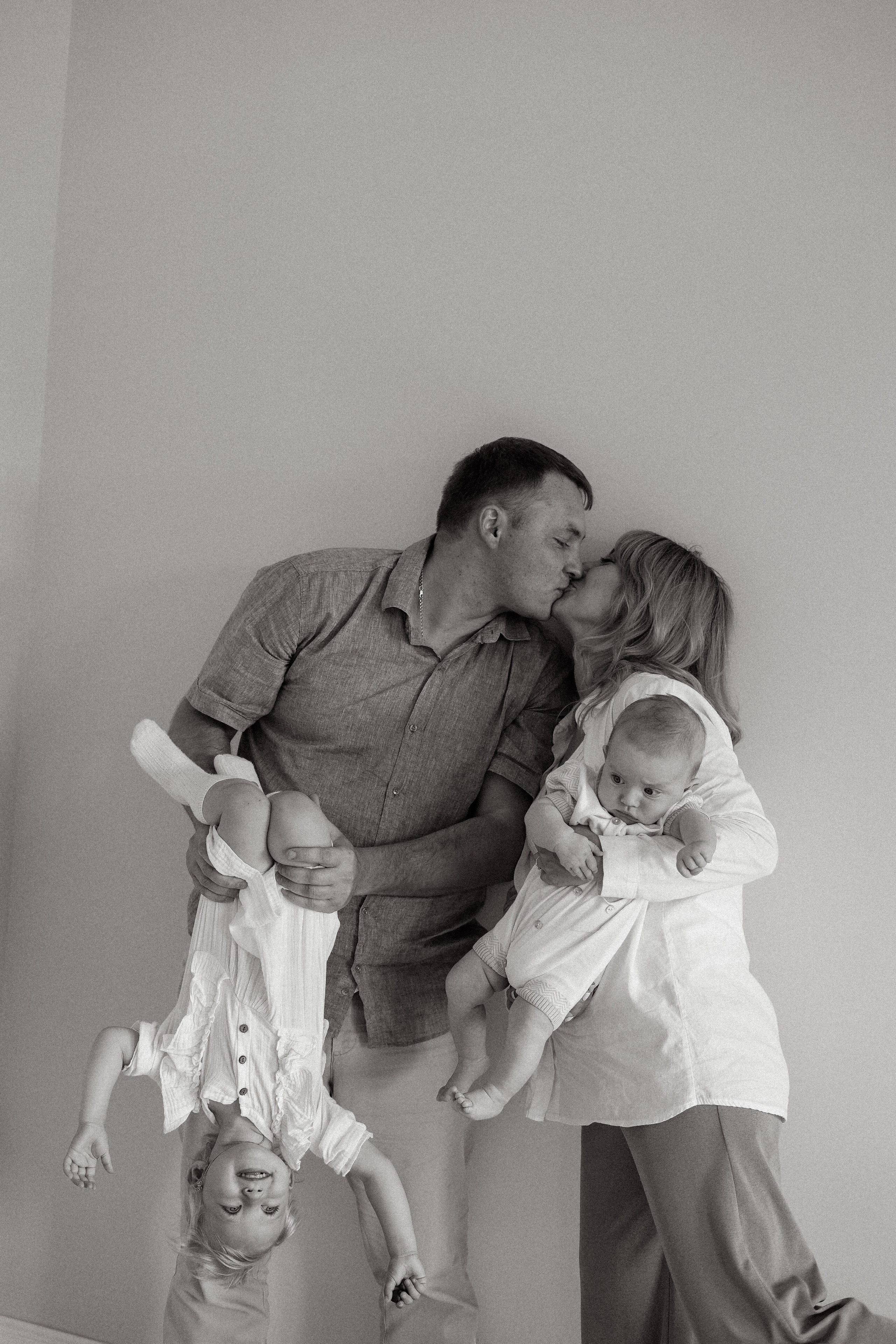 Семейная история в студии. Свадебный и семейный фотограф Афанасьева Анна в Кисловодске