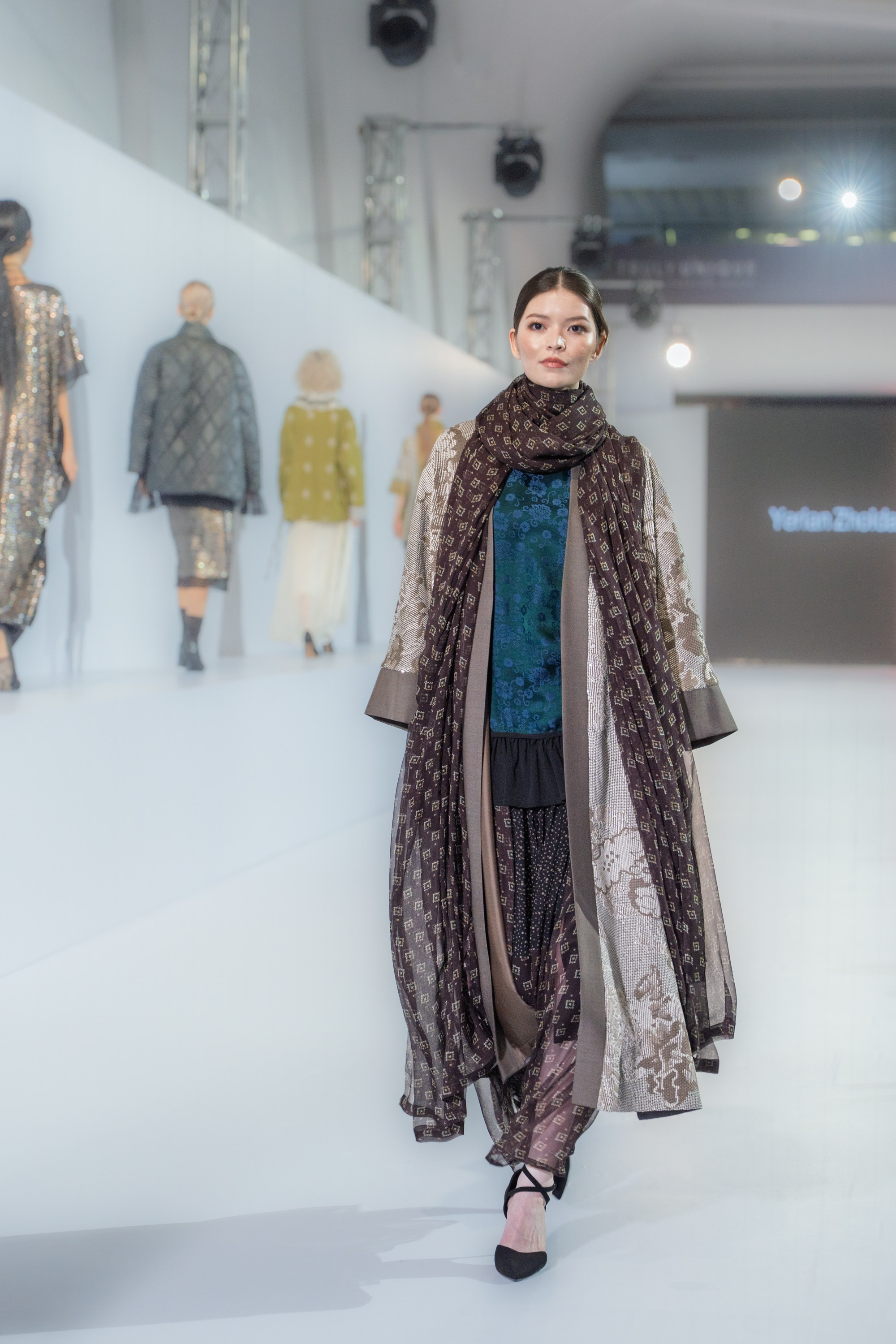 Yerlan Zholdasbek. Сайт Алматинского НЮ АРТ, будуар и фэшн фотографа Дениса Карпенко