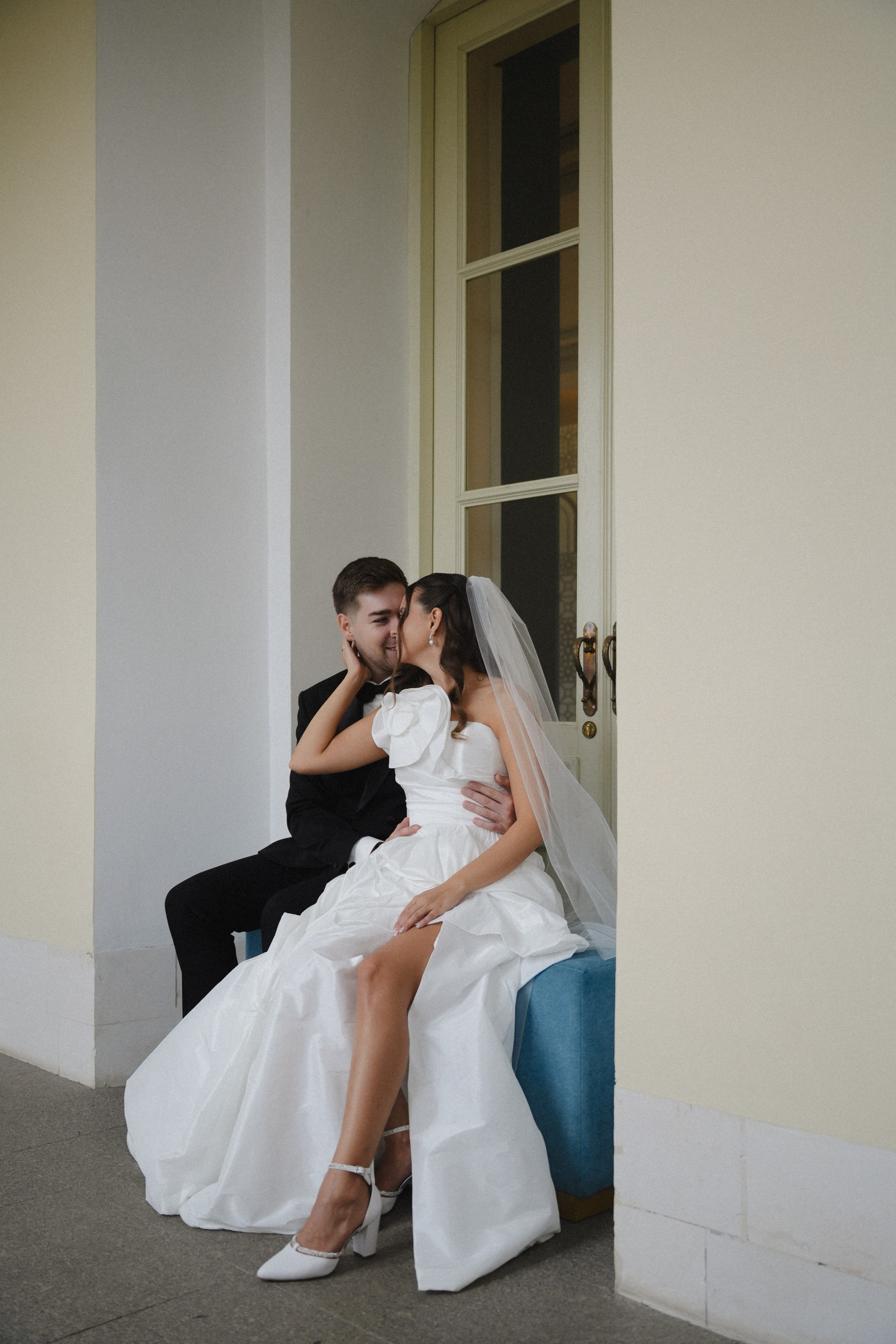 Совместные сборы жениха и невесты в отеле «Marriot Imperial Plaza» и свадебная Фотосессия на территории «Царицыно»