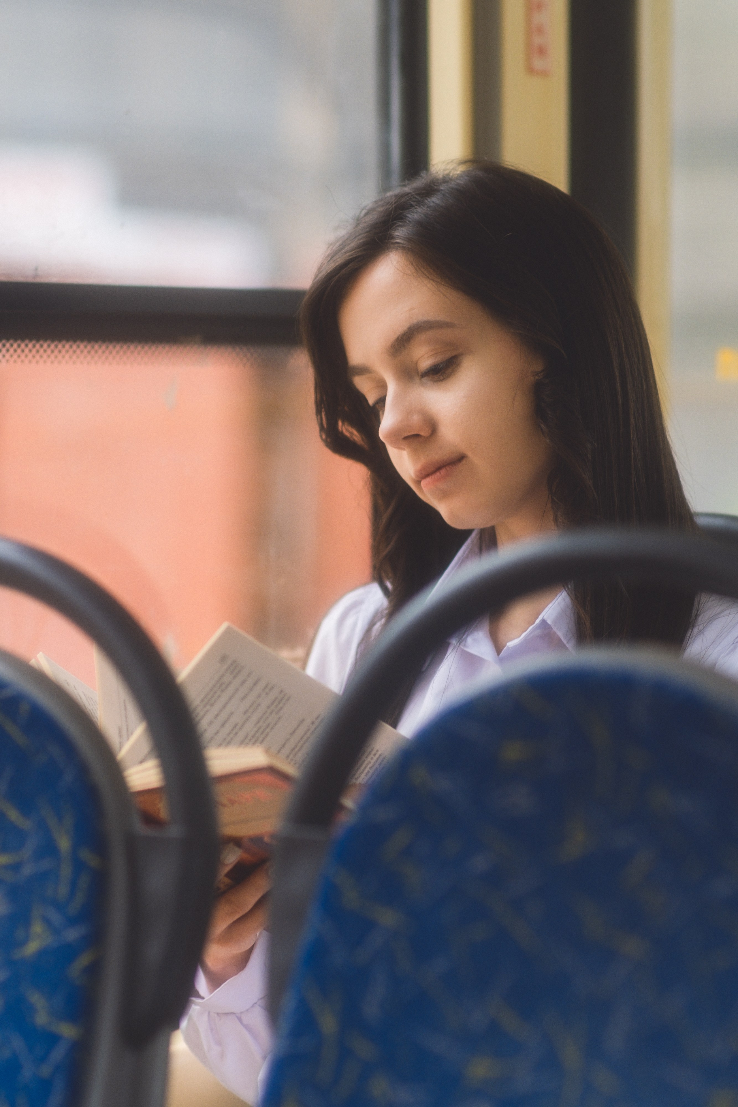 Карина. На трамвае по городу. Дмитрий Пропадалин, Нейрофотография